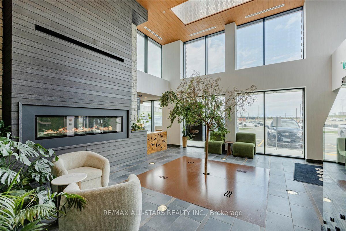 15 Kneeshaw Drive 407