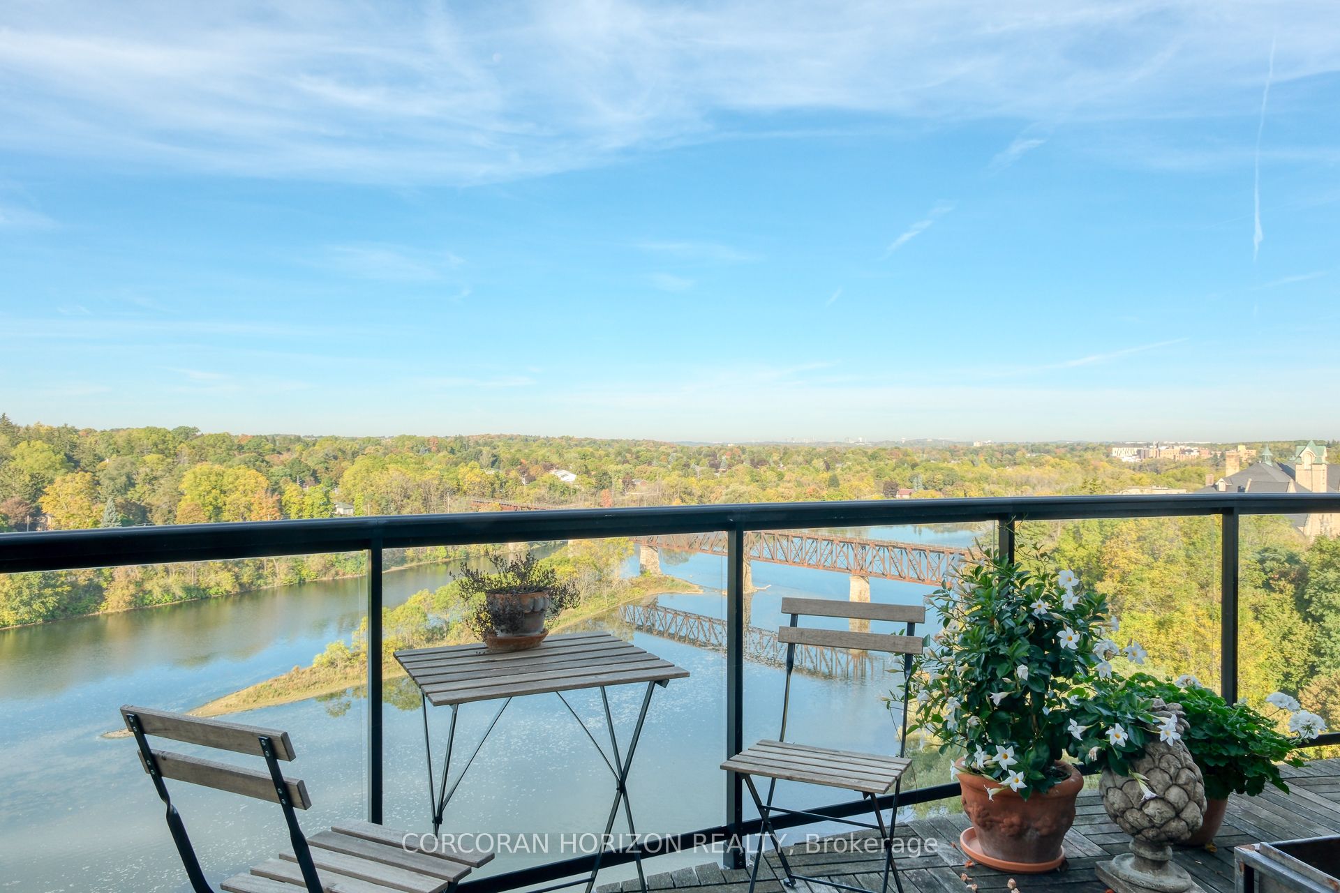 170 Water Street N UPH4