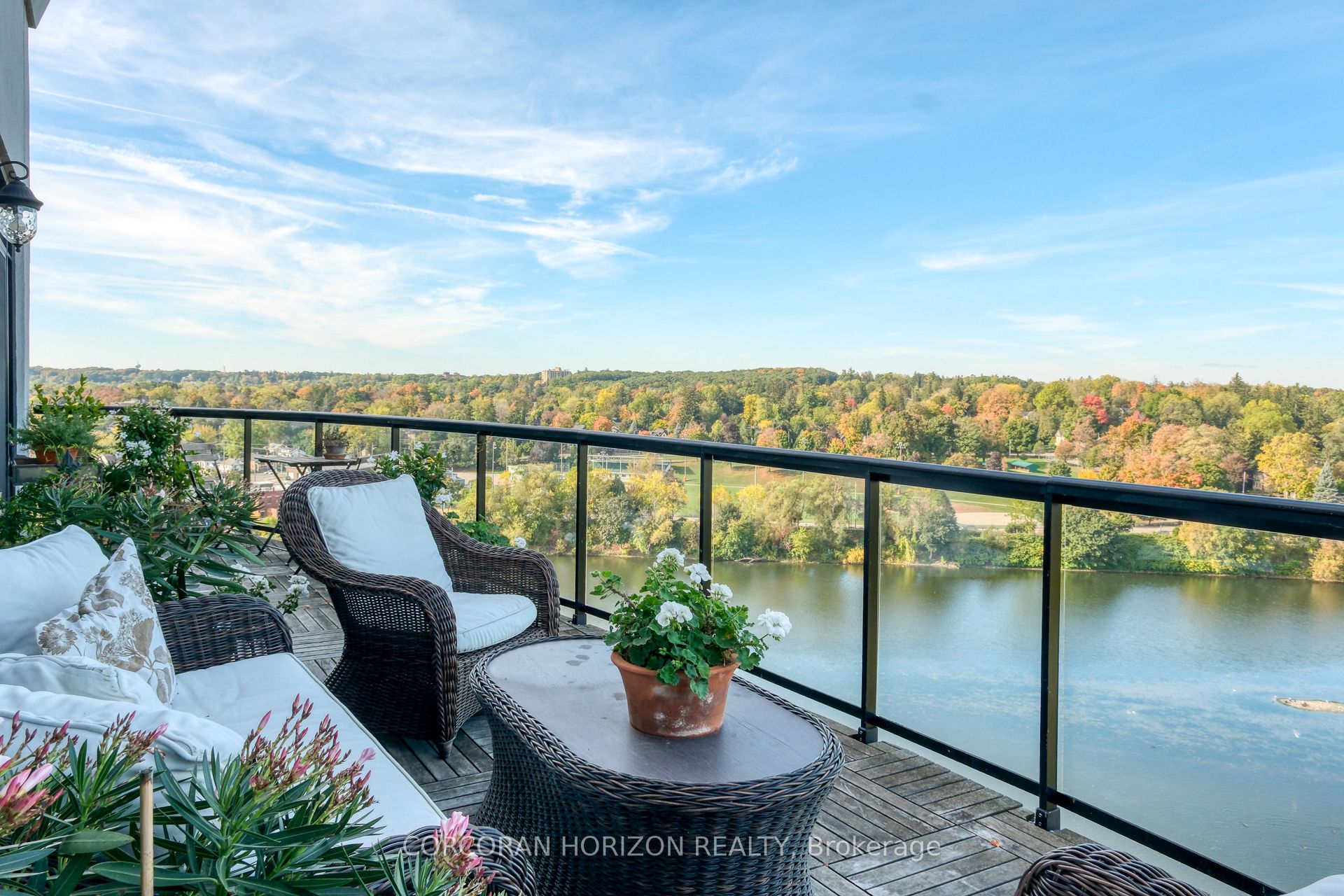 170 Water Street N UPH4