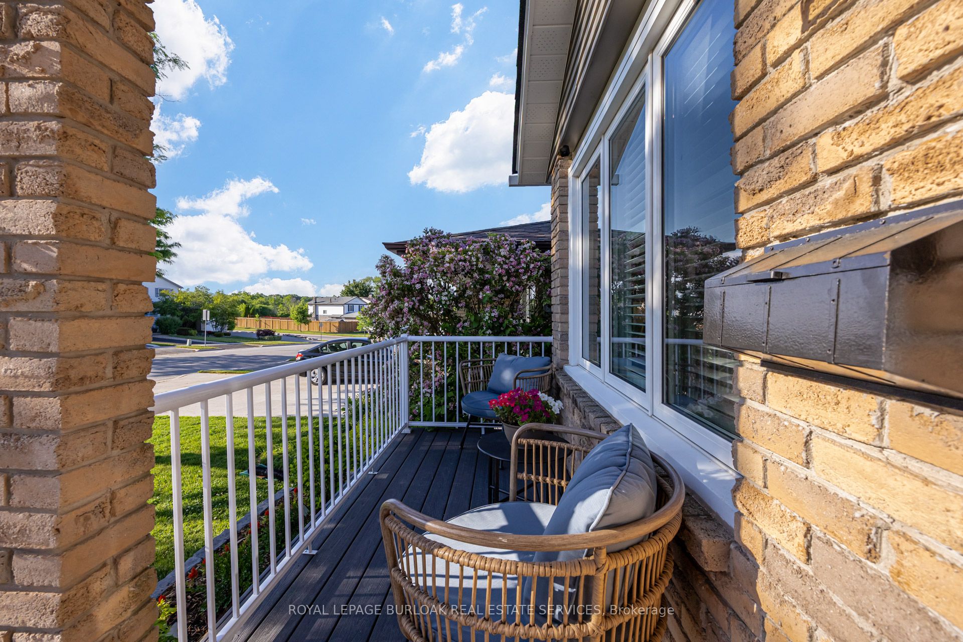 2348 Malcolm Crescent