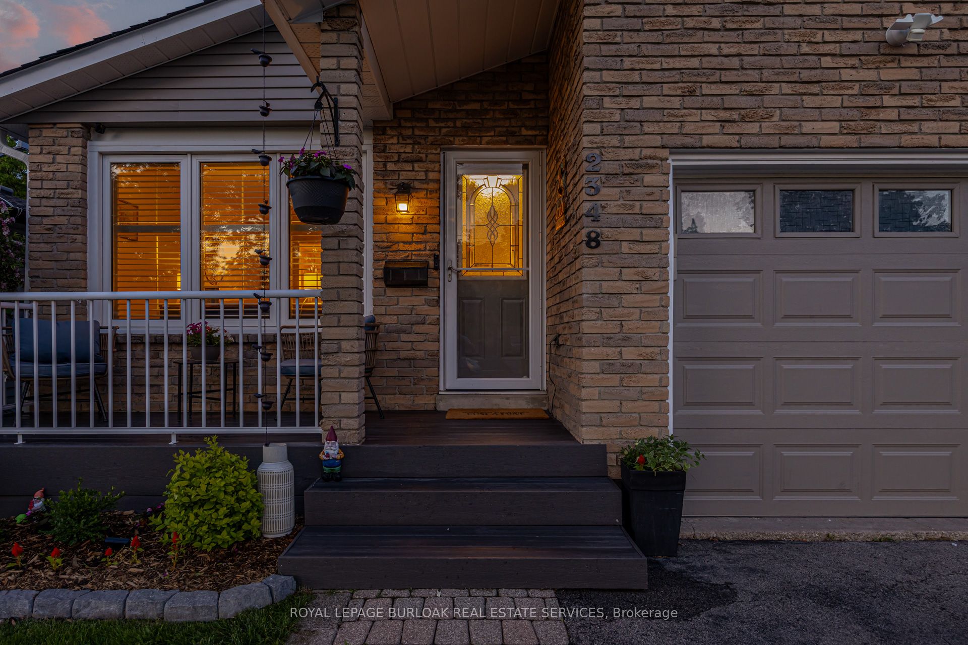 2348 Malcolm Crescent
