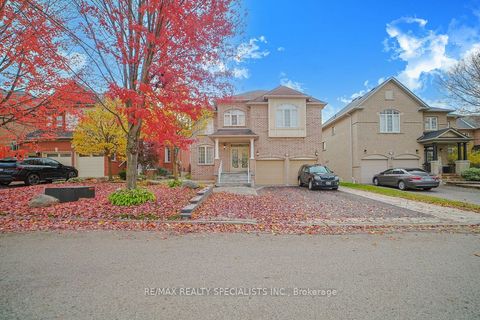 47 Vineyard Avenue Whitby ON L1P 1X5