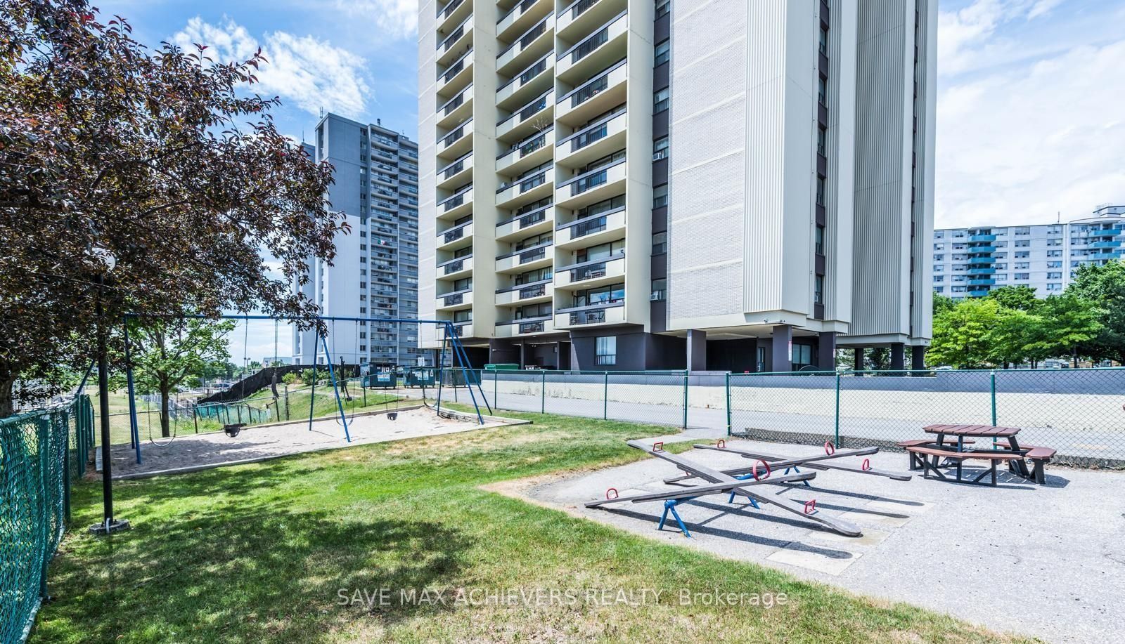 1455 Lawrence Avenue W 1004