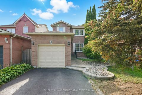 8 Inglis Avenue Clarington ON L1E 2A8