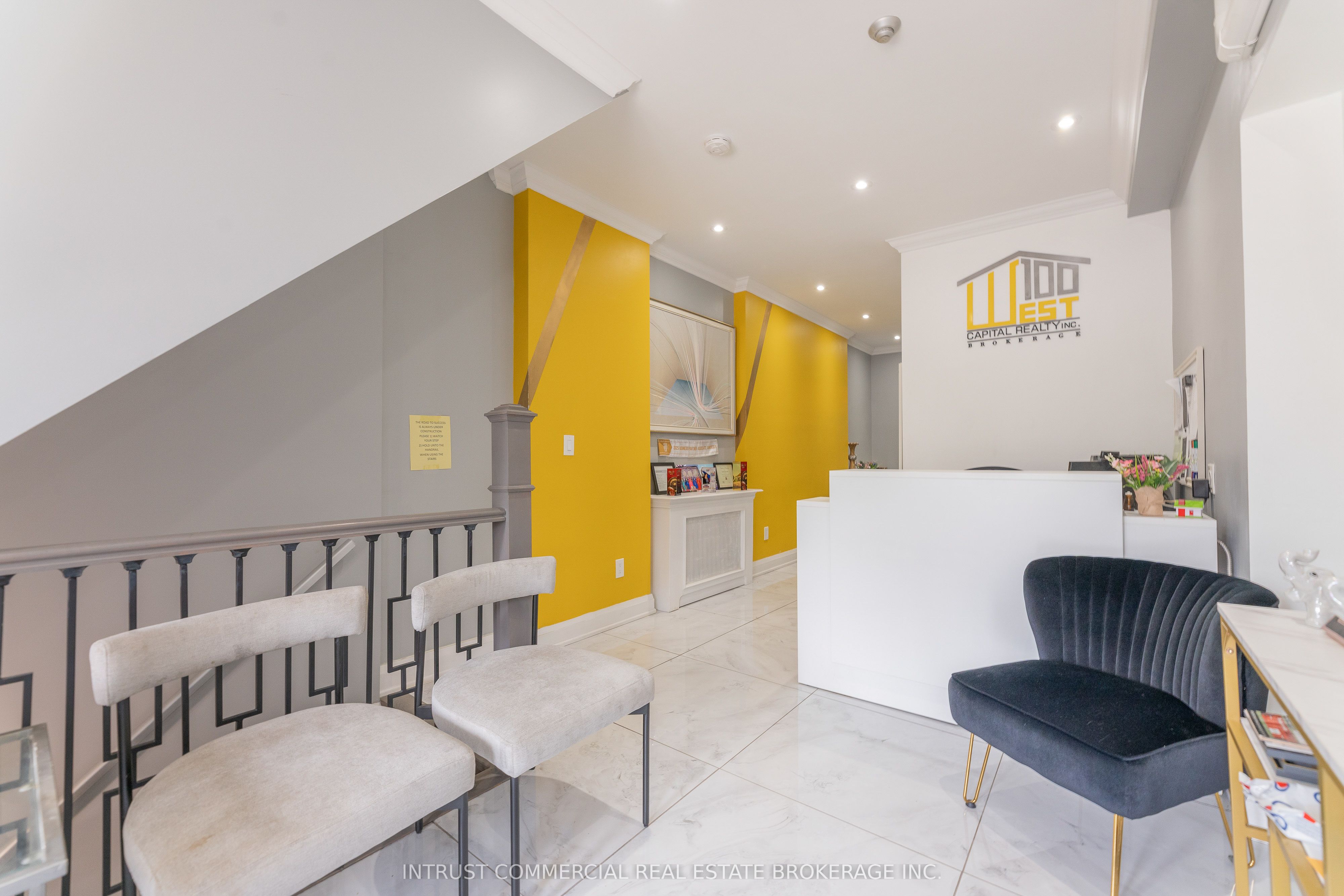 2544 Eglinton Avenue W