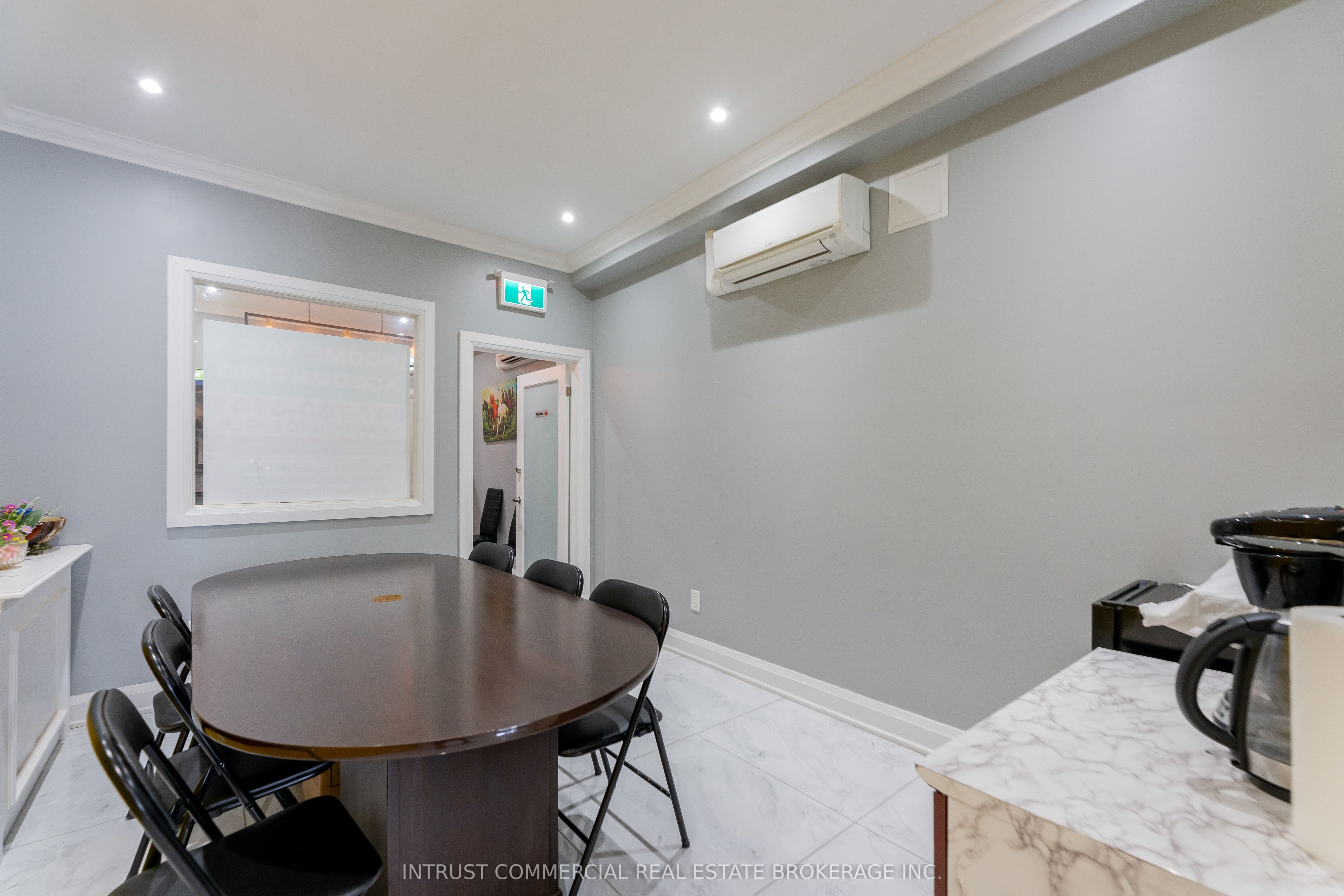 2544 Eglinton Avenue W