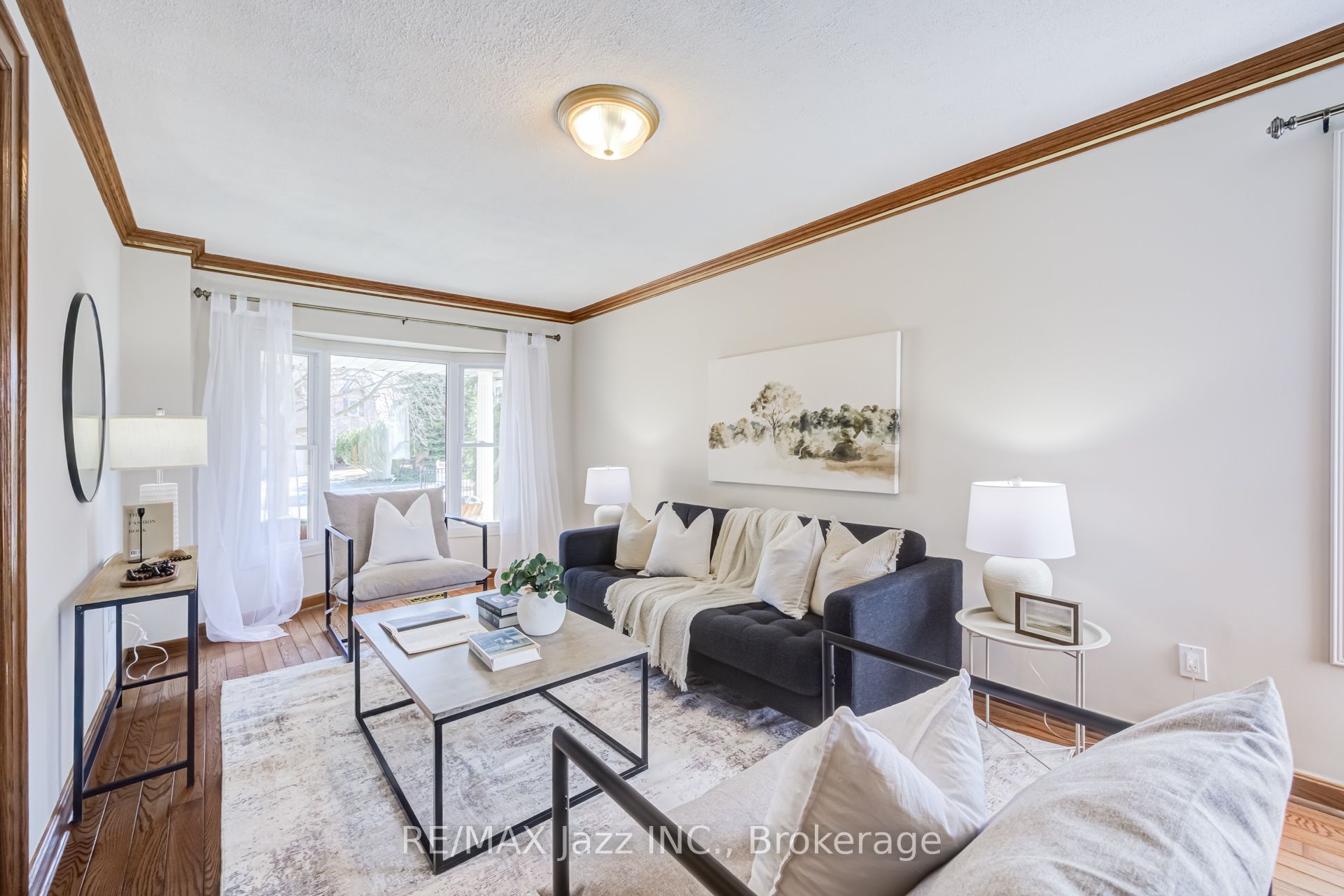 2 Coomer Crescent