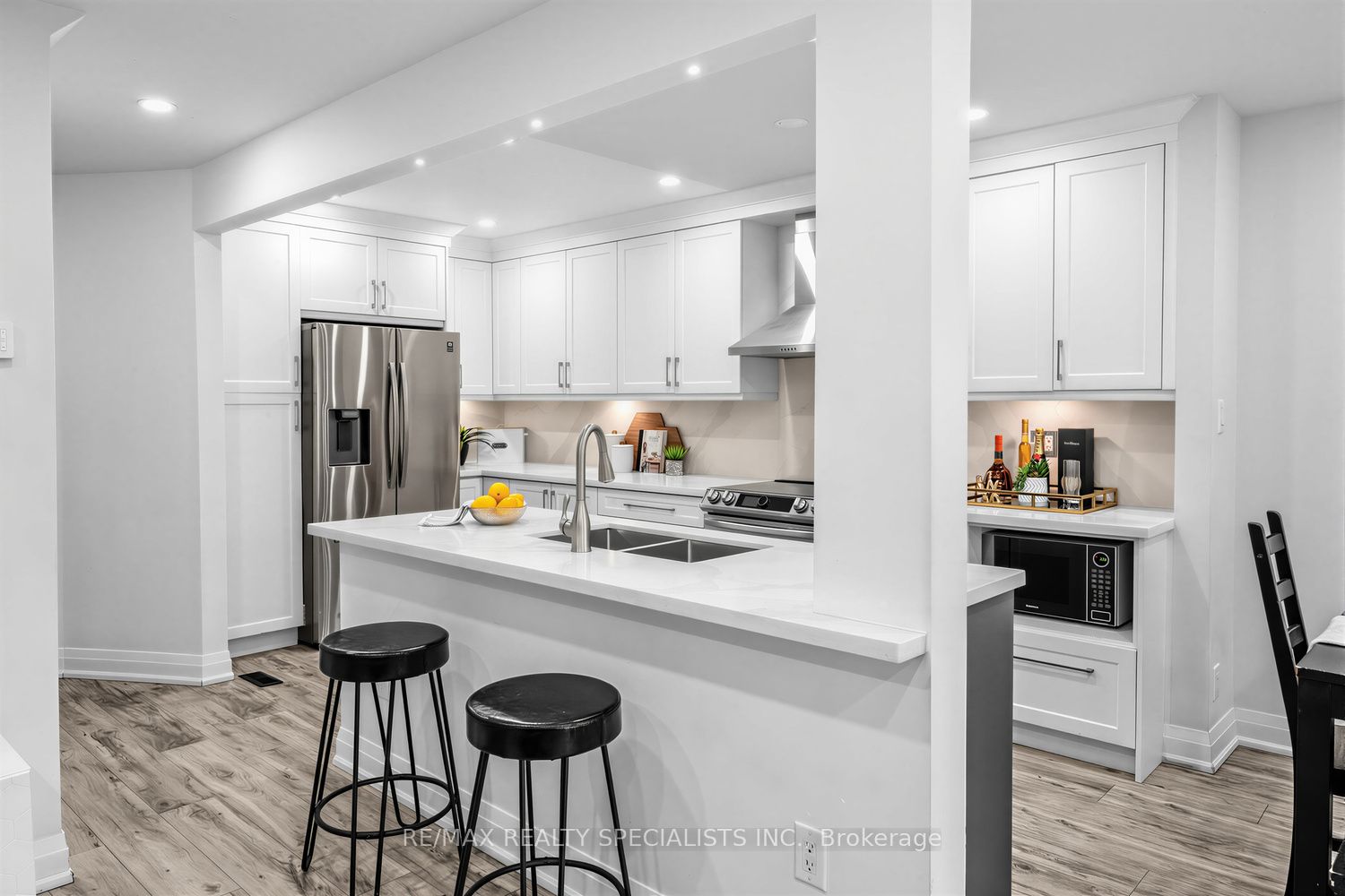 405 Hyacinthe Boulevard 7