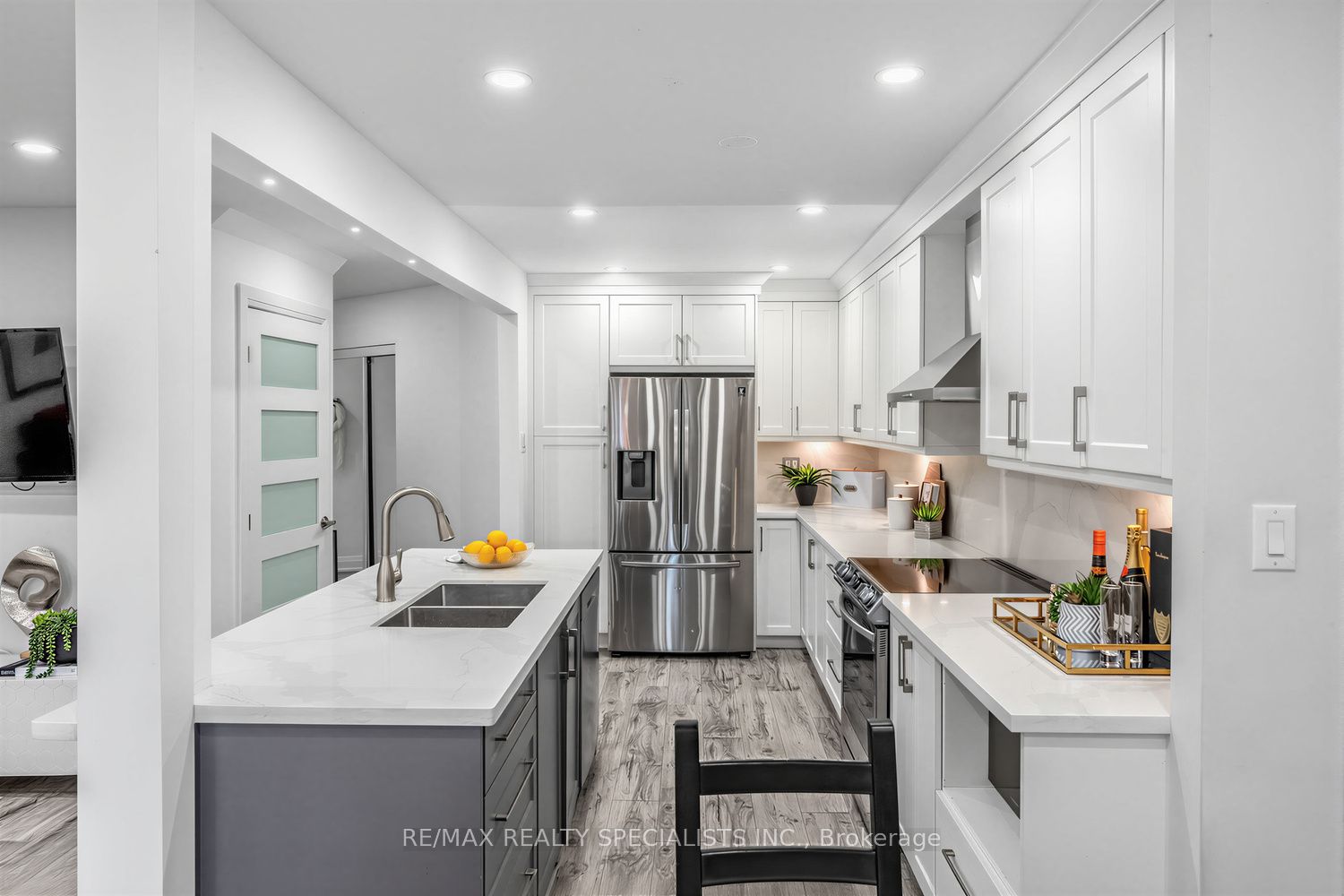405 Hyacinthe Boulevard 7