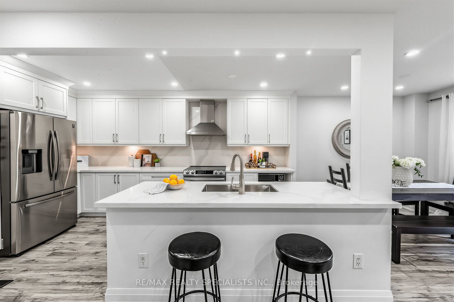 405 Hyacinthe Boulevard 7