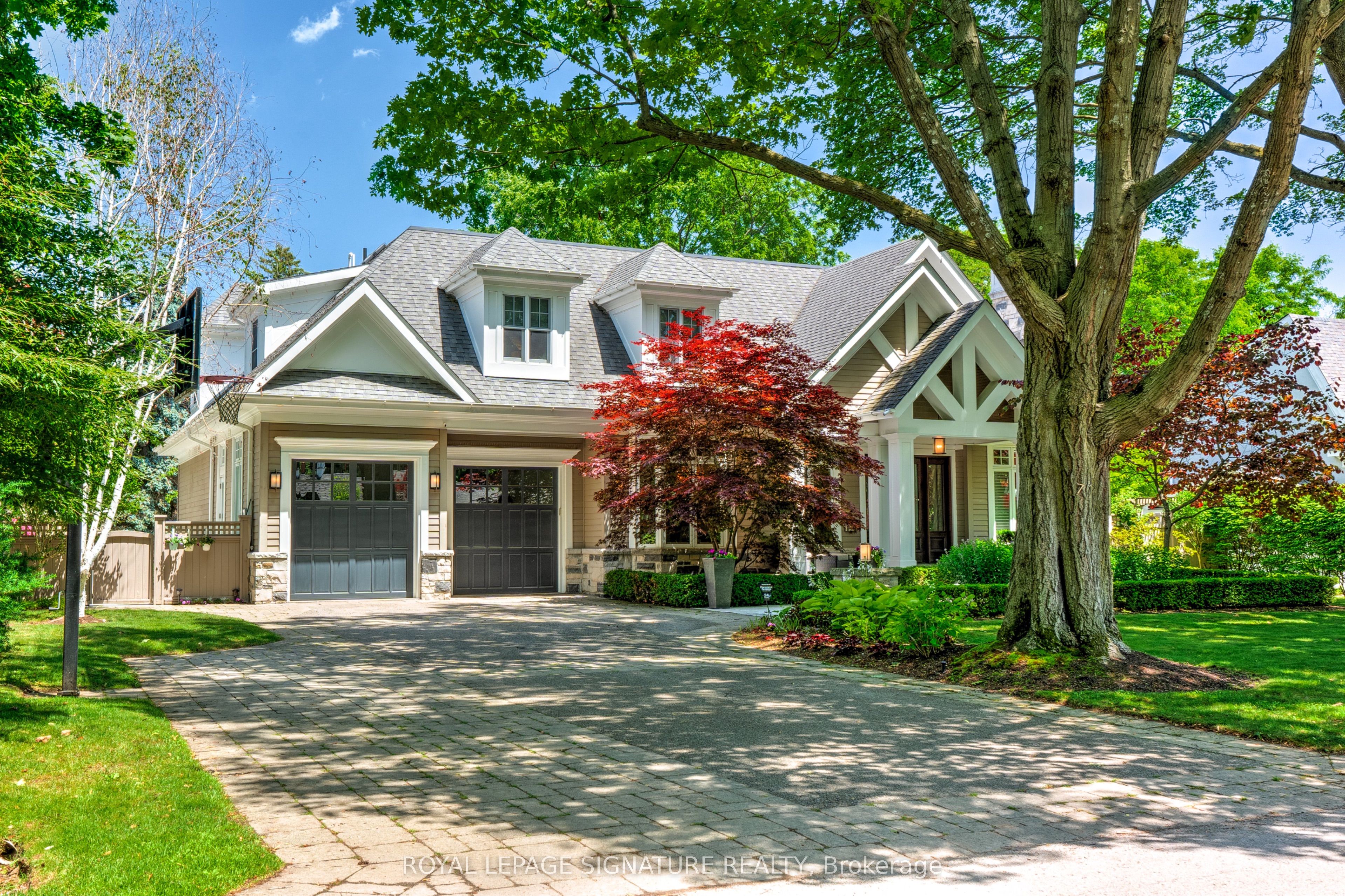 71 Ennisclare Drive W