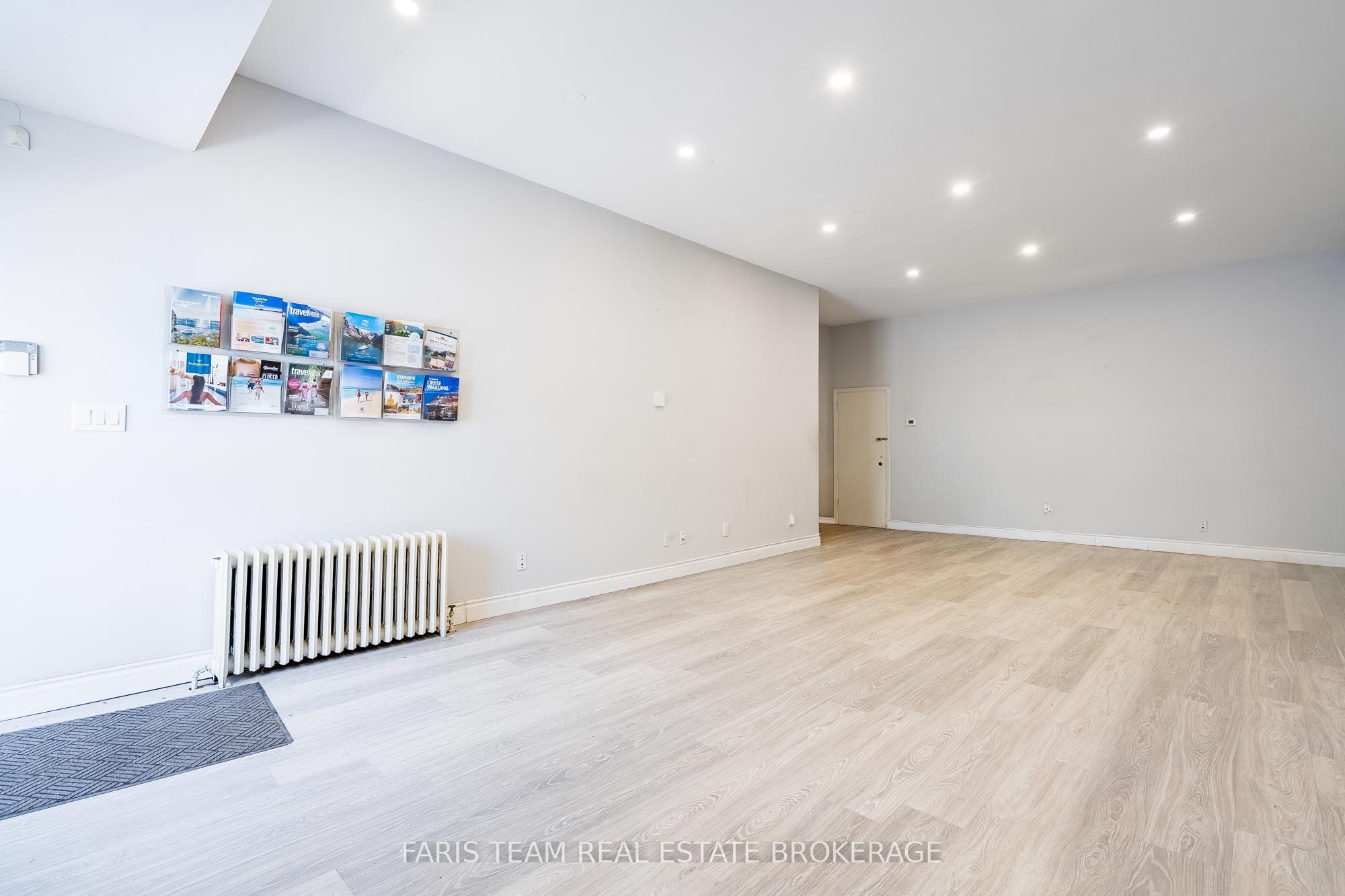 267 Lakeshore Road E