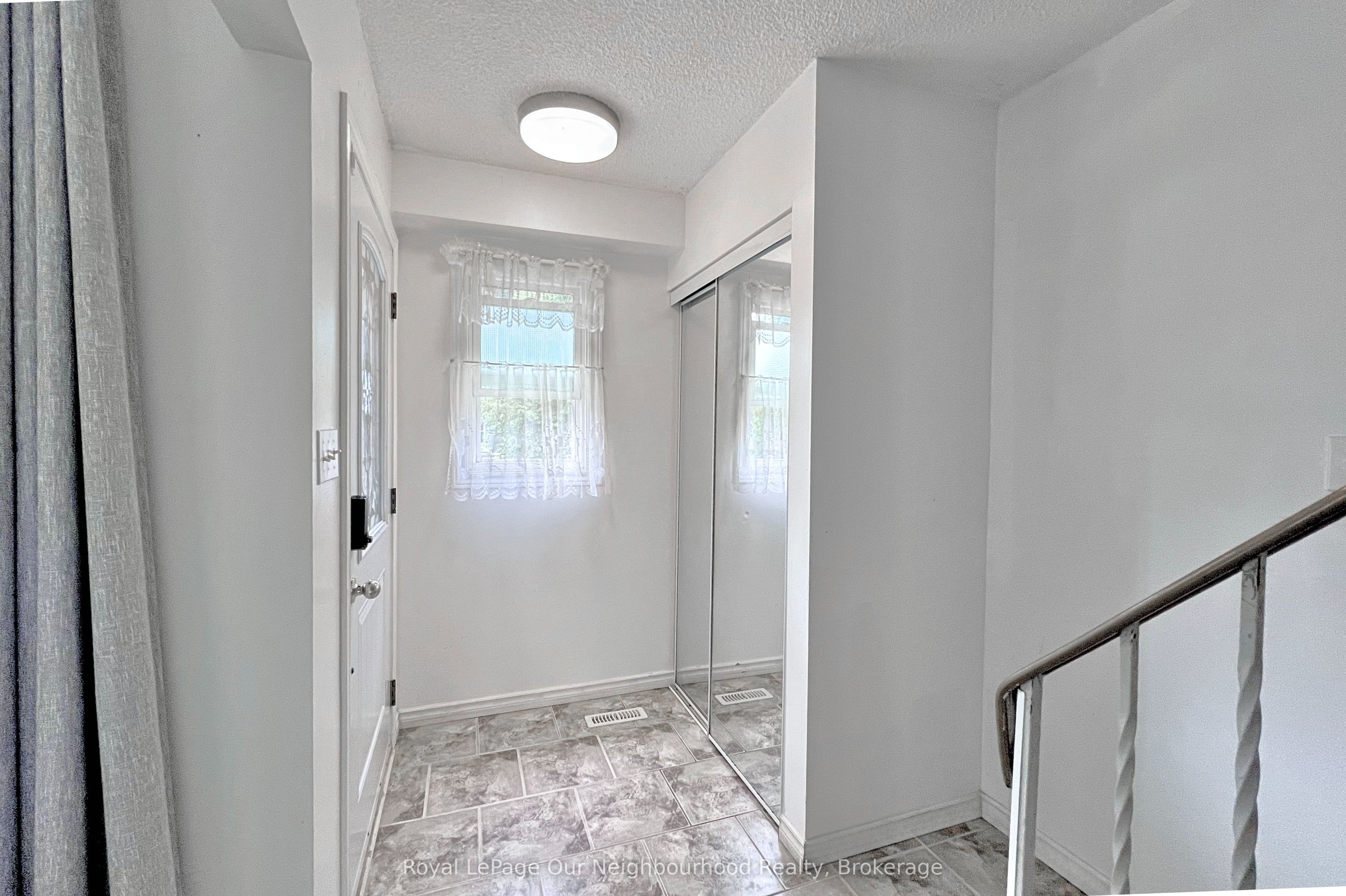 529 Lancelot Crescent