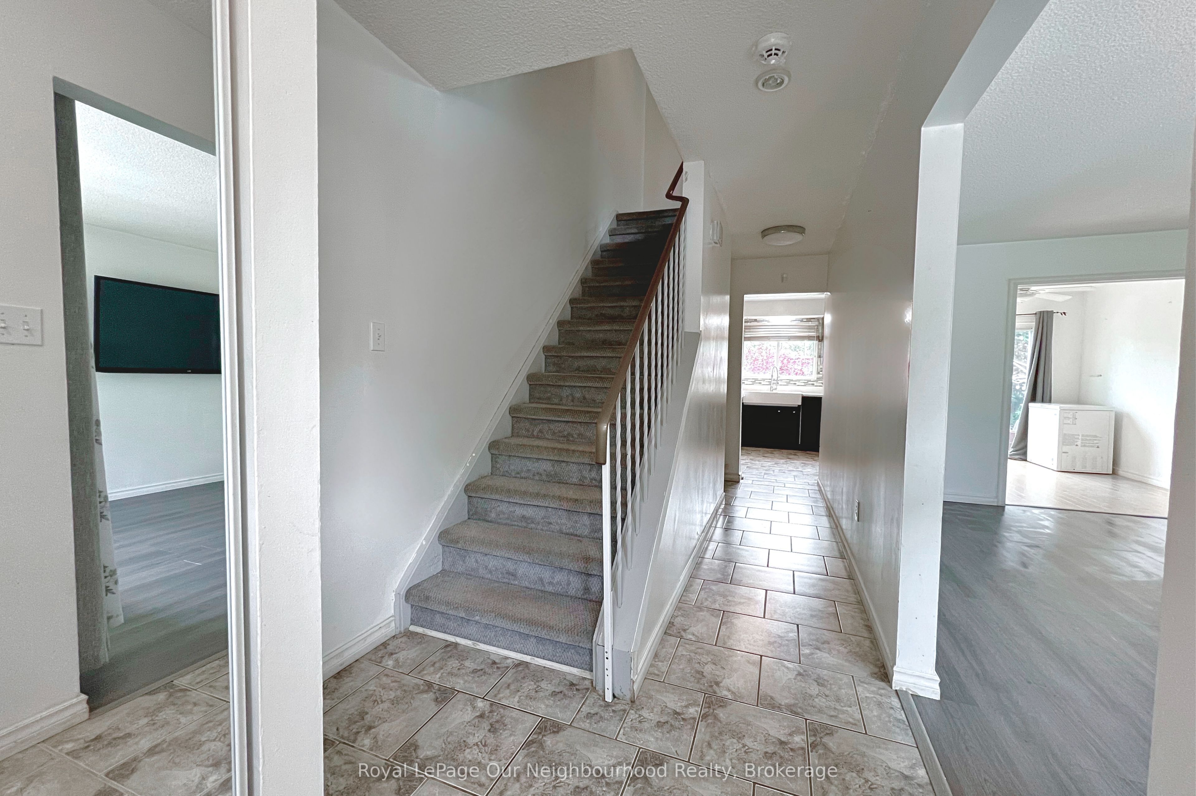 529 Lancelot Crescent