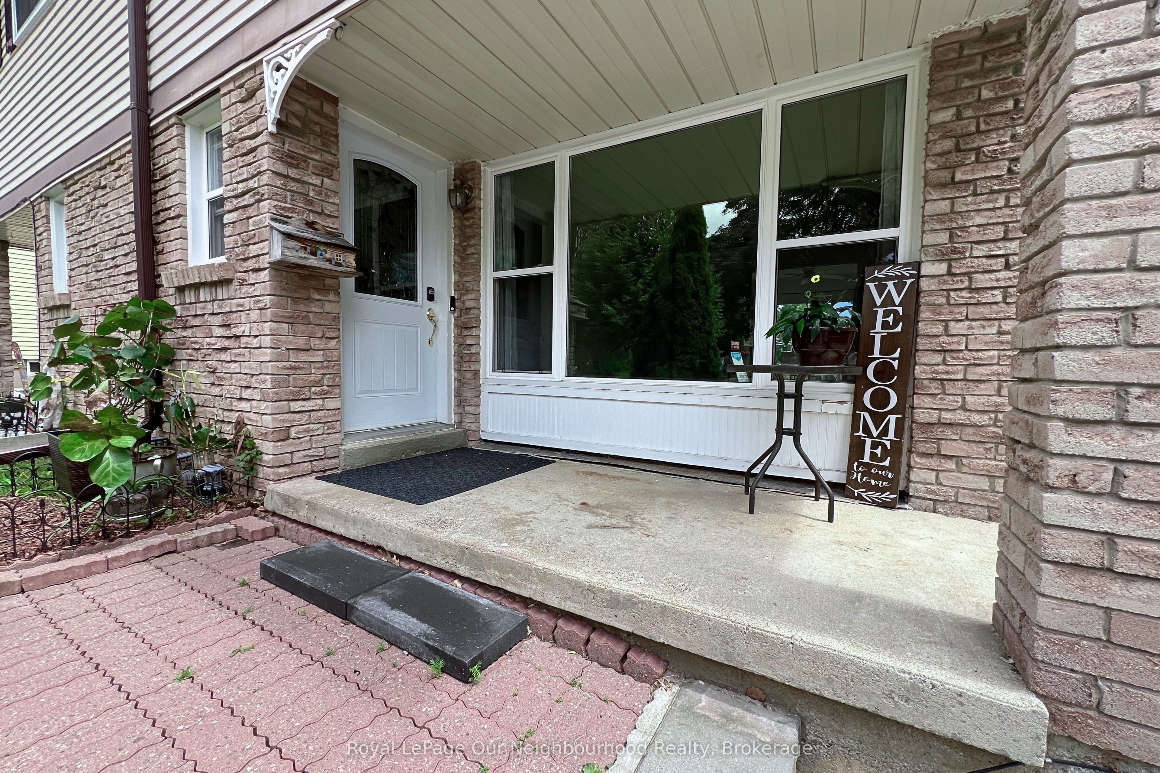 529 Lancelot Crescent