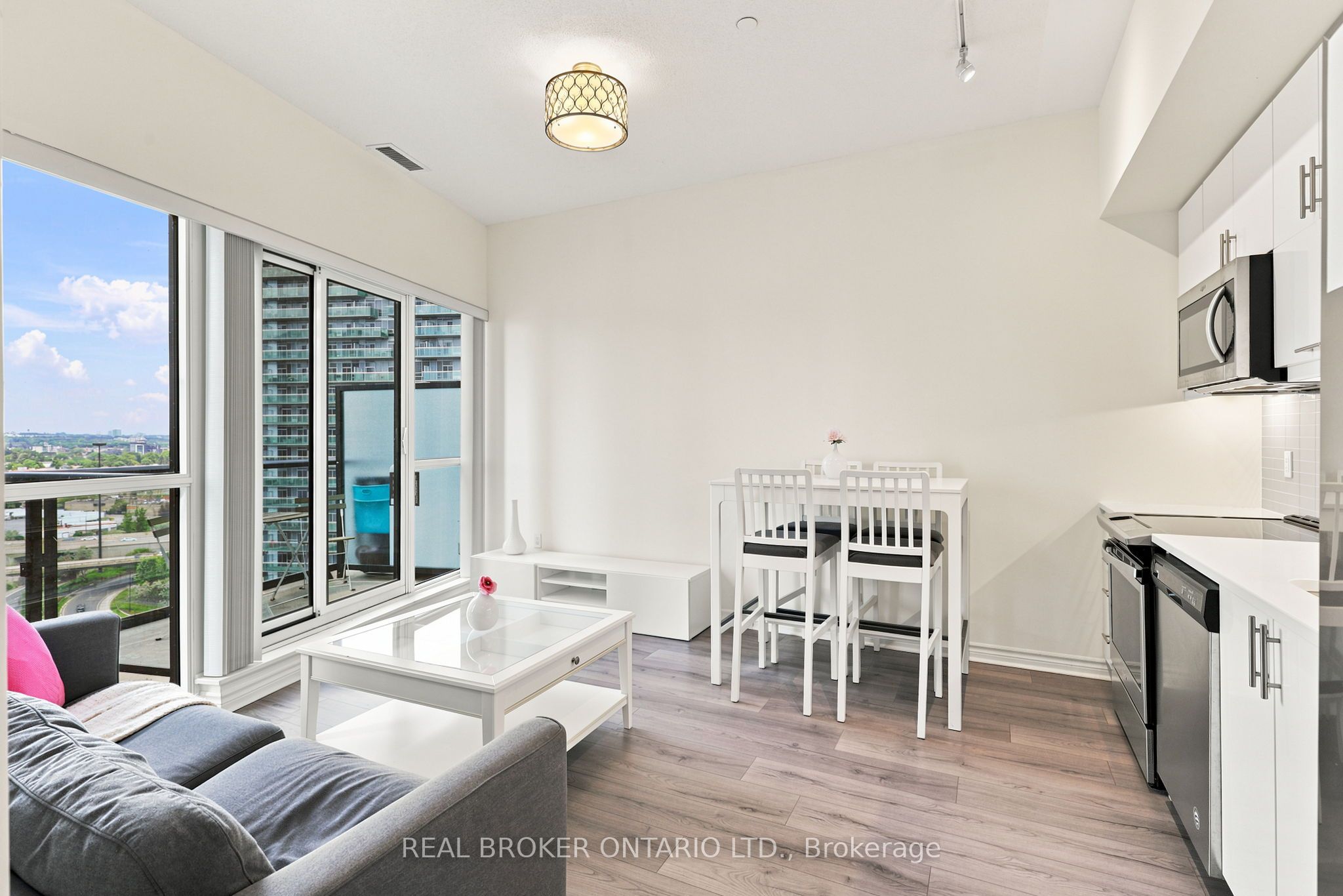 39 Annie Craig Drive PH06