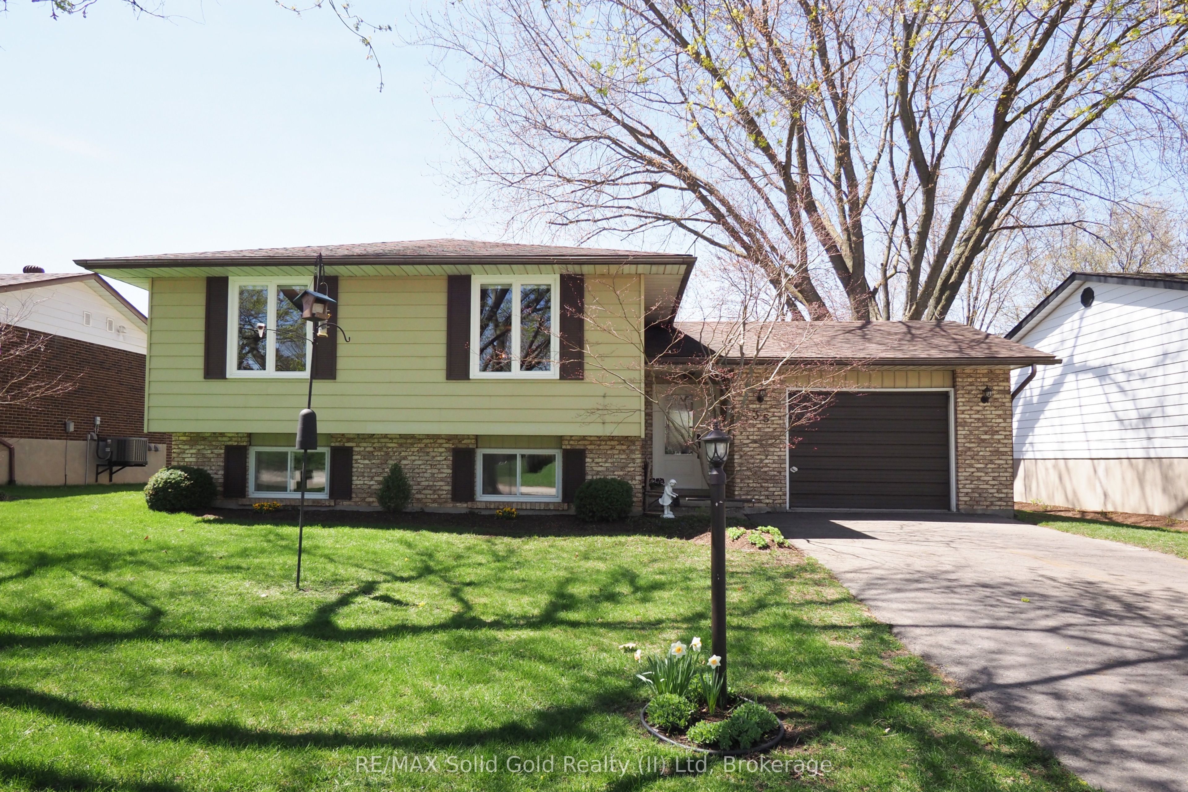 35 Reiner Crescent