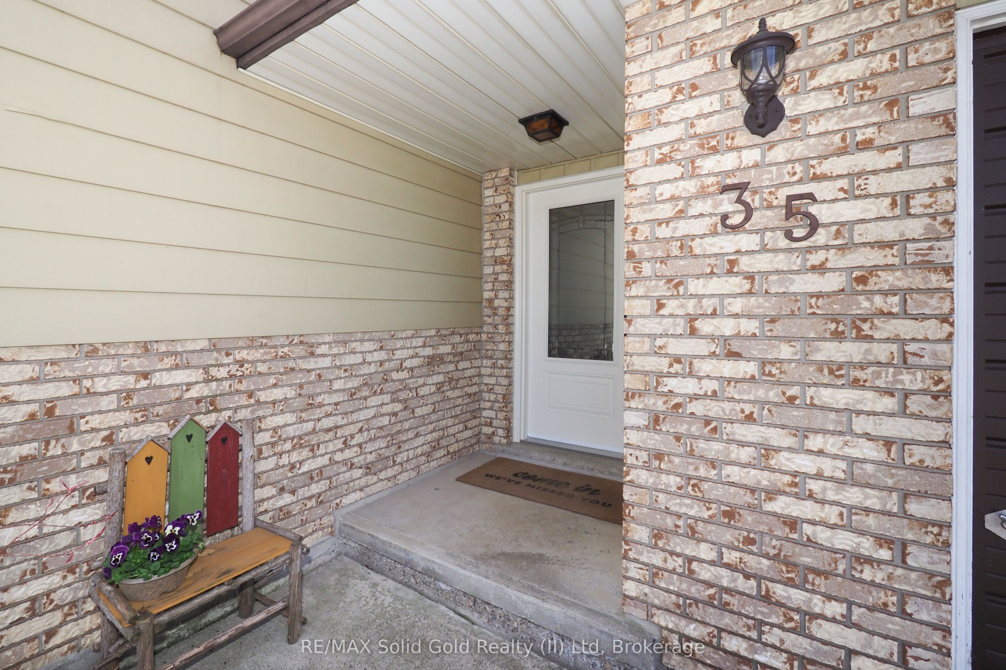 35 Reiner Crescent