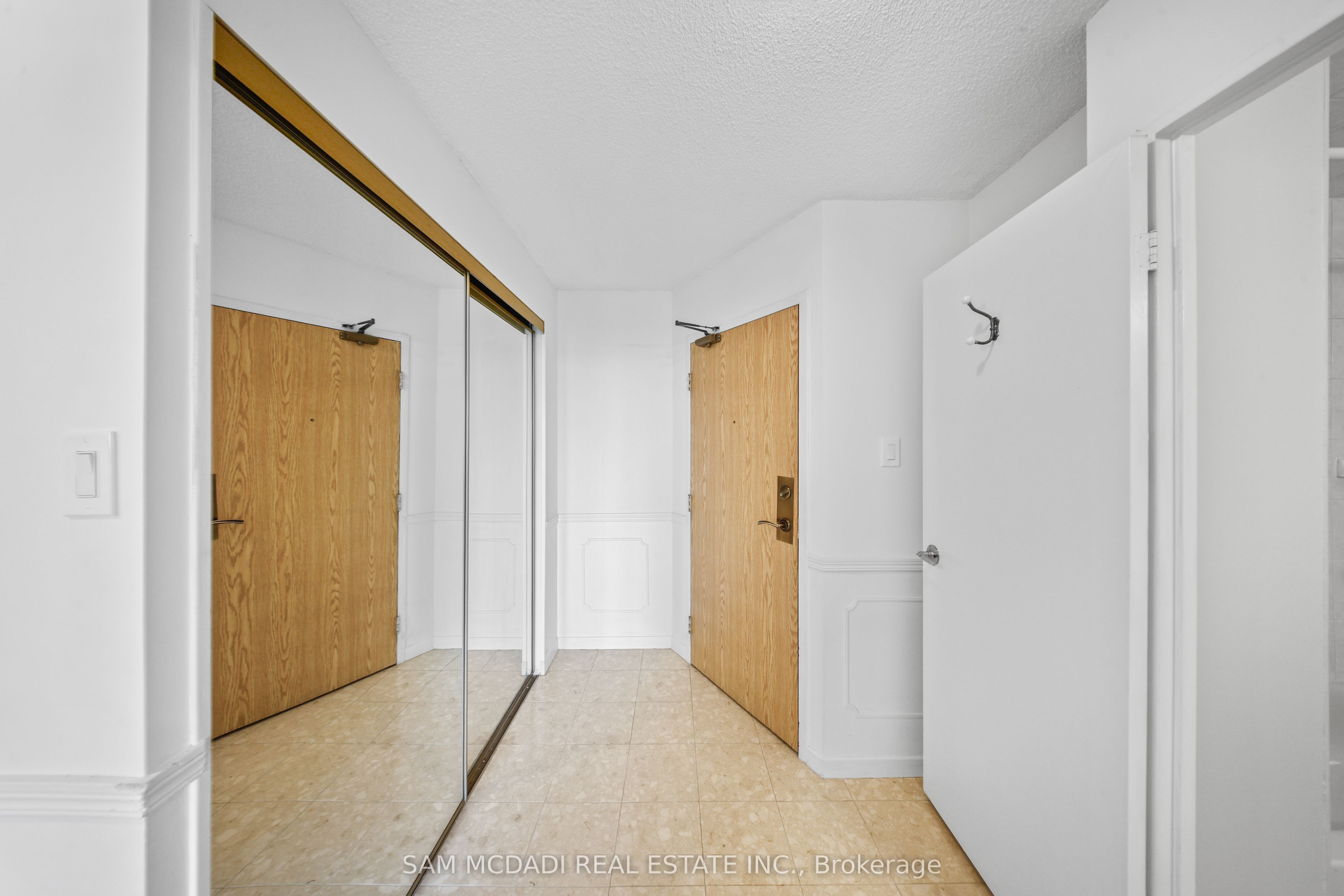 1300 Bloor Street 1007