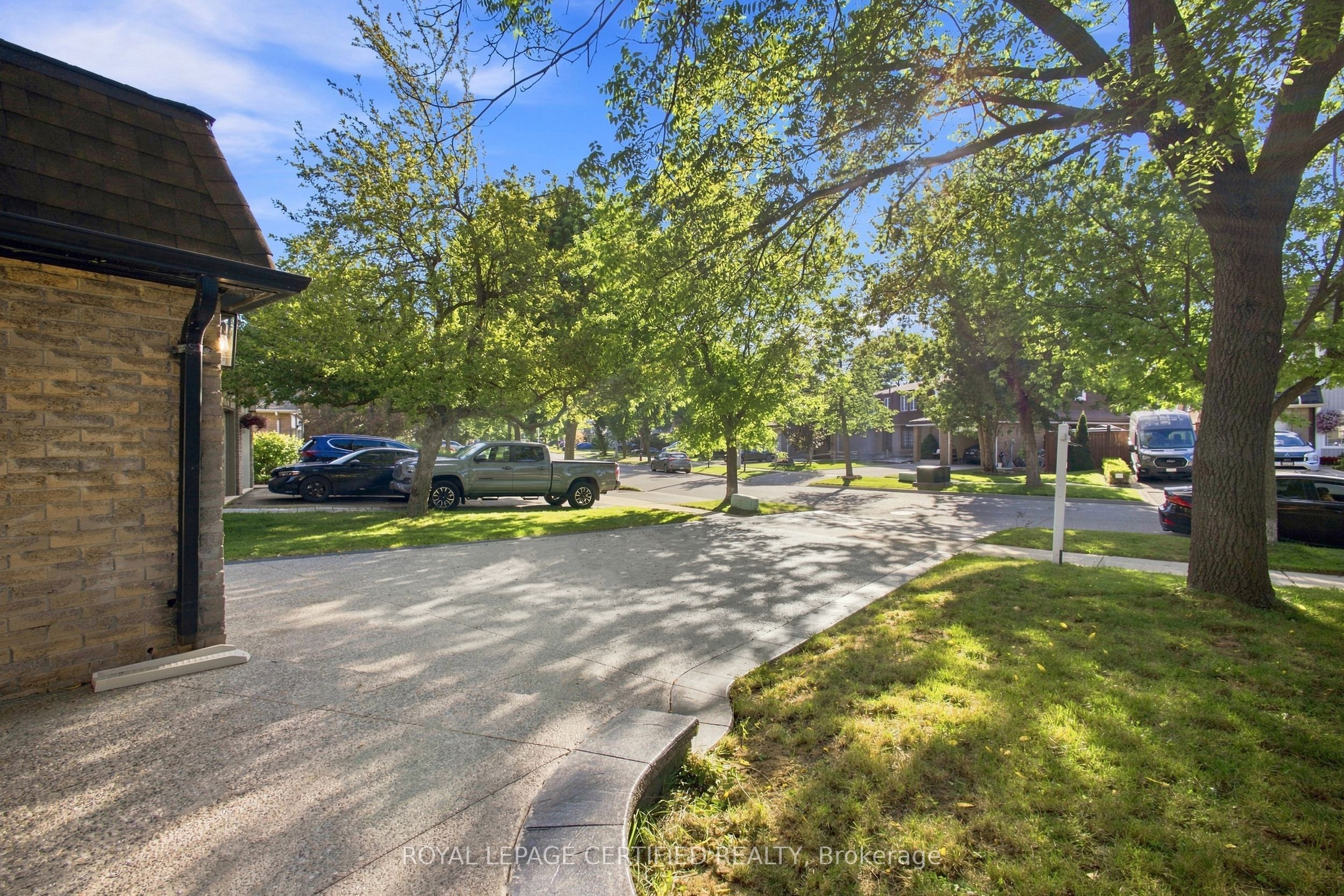 3029 Oslo Crescent