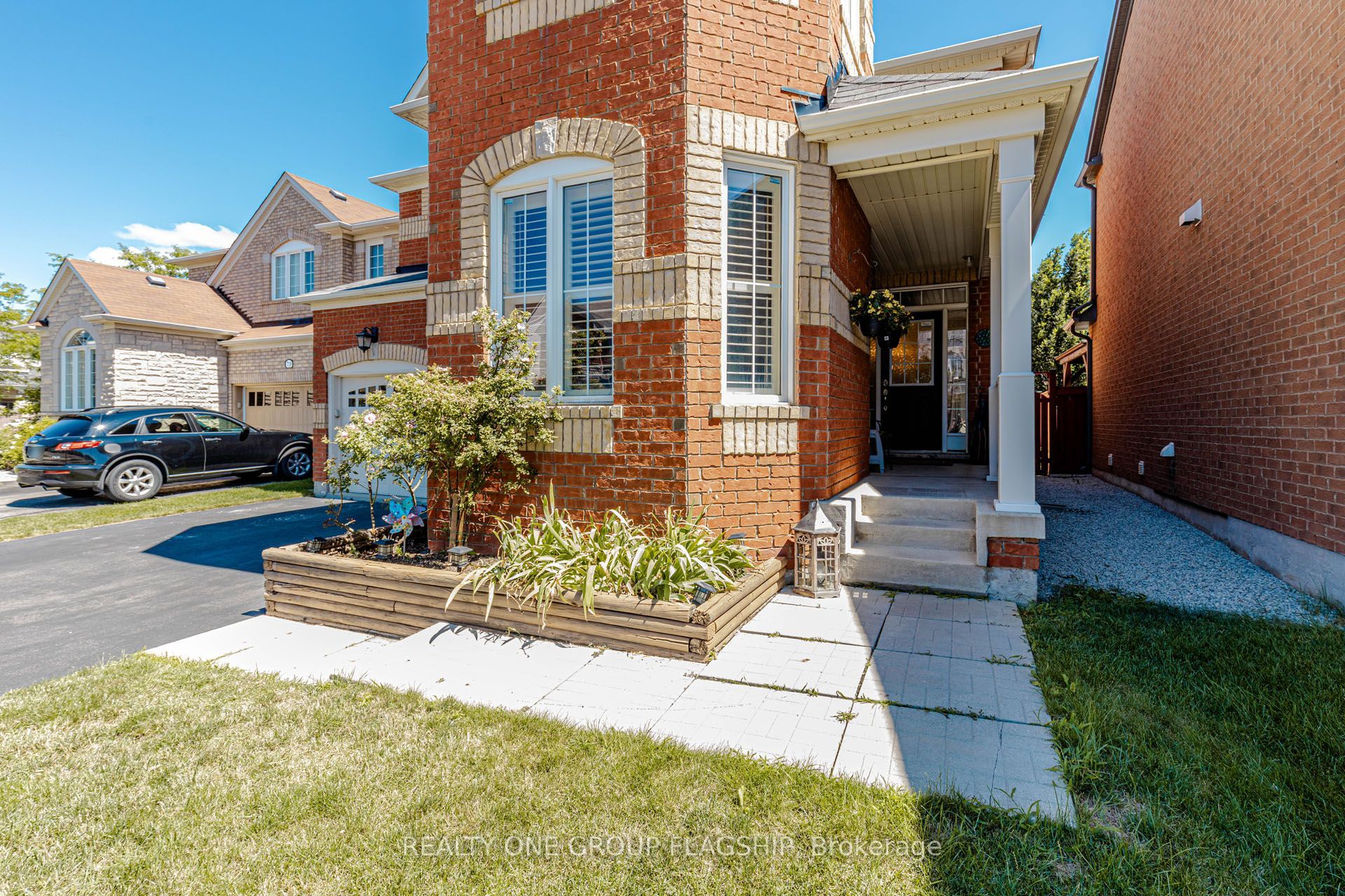715 Casarin Crescent