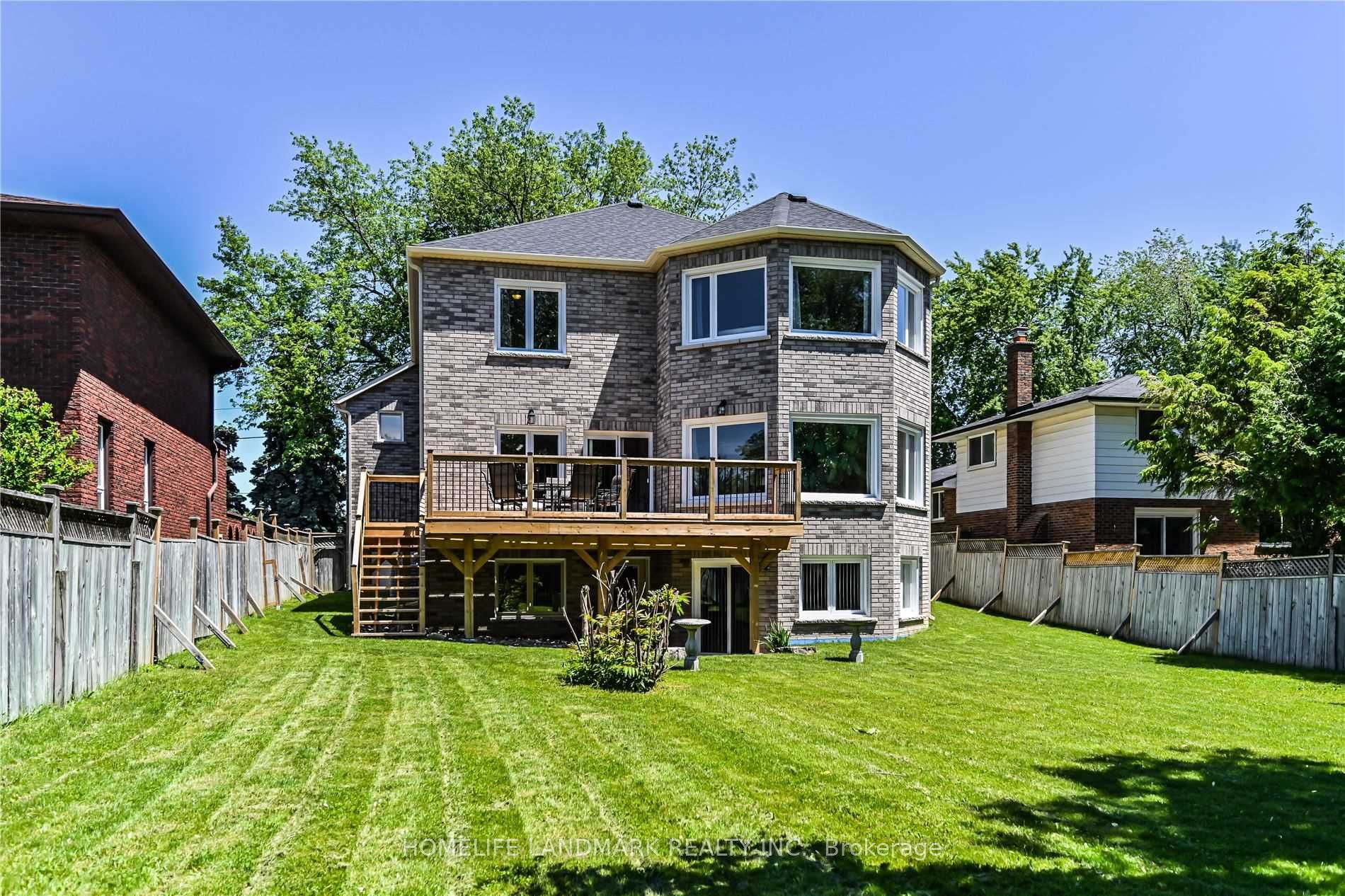 52 Cedar Brae Boulevard