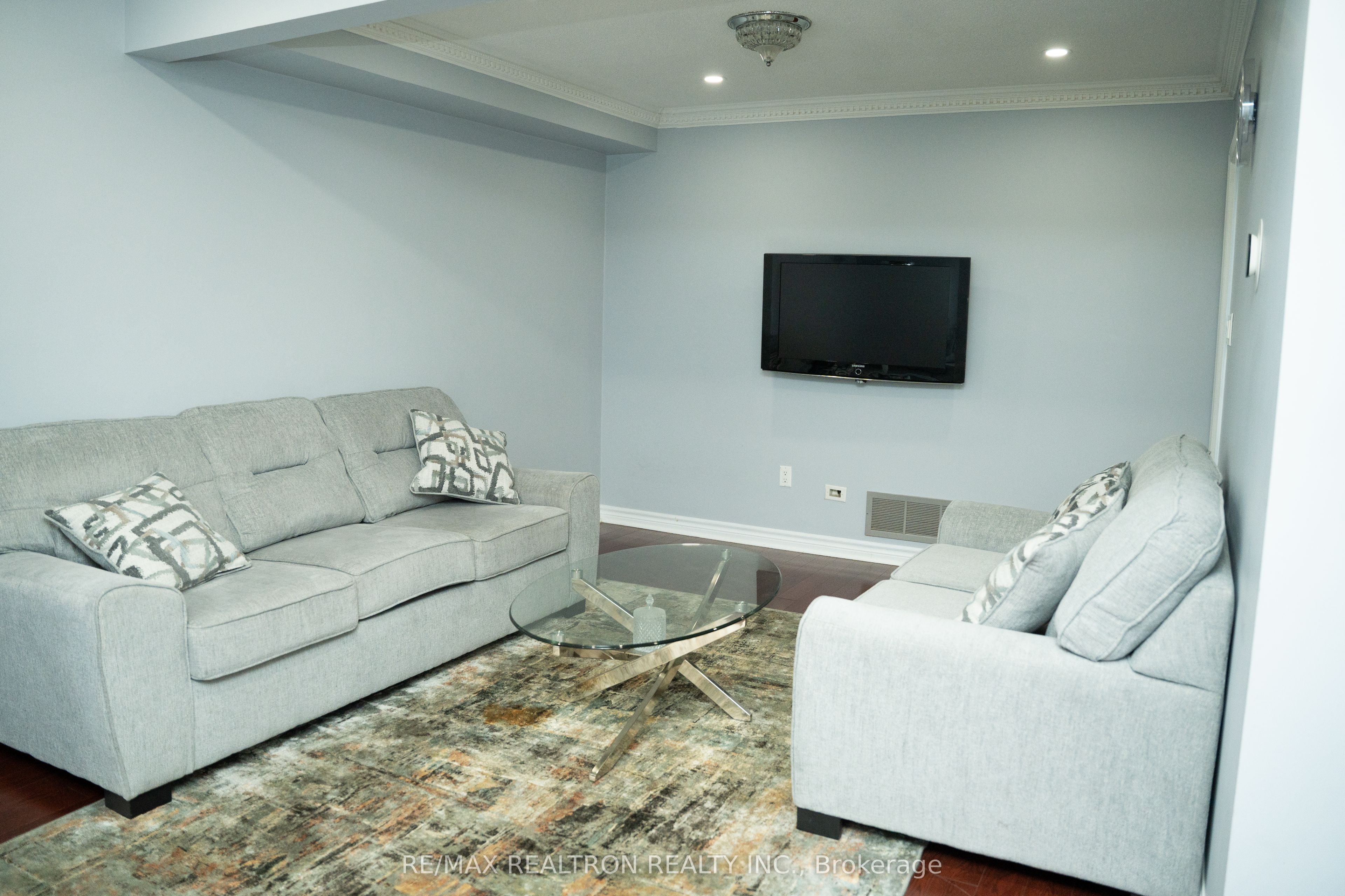2065 Blue Ridge Crescent