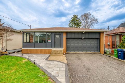 238 Dunview Avenue Toronto C14 ON M2N 4J2