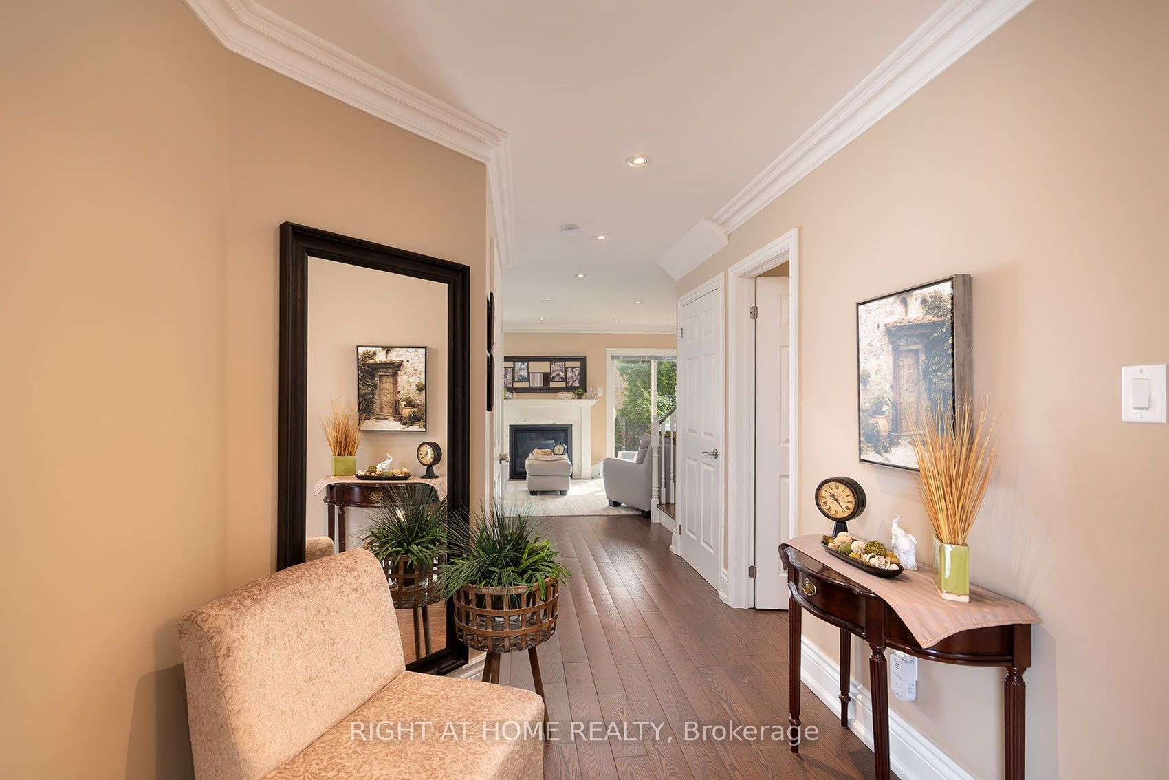 104 Pinedale Gate