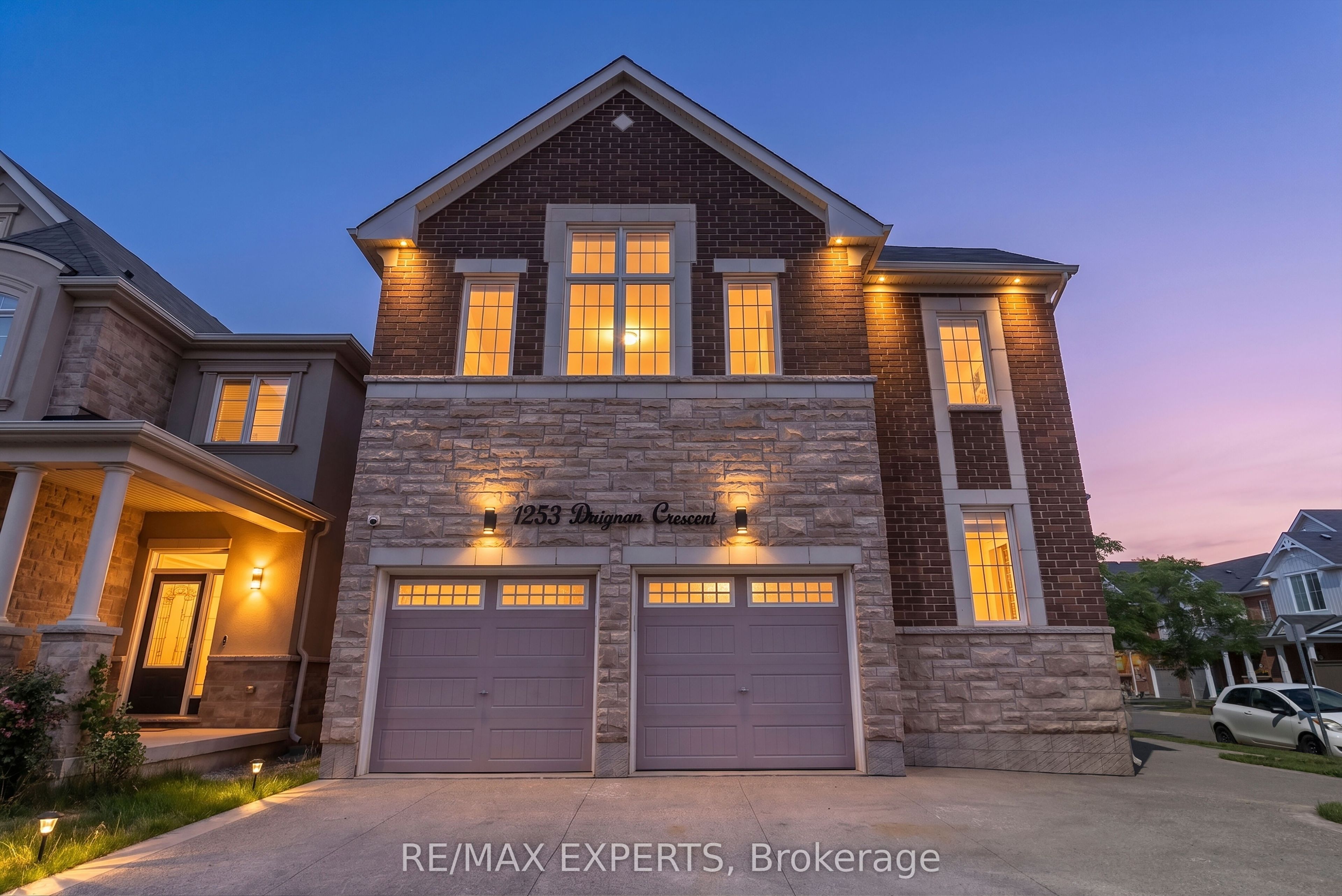 1253 Duignan Crescent
