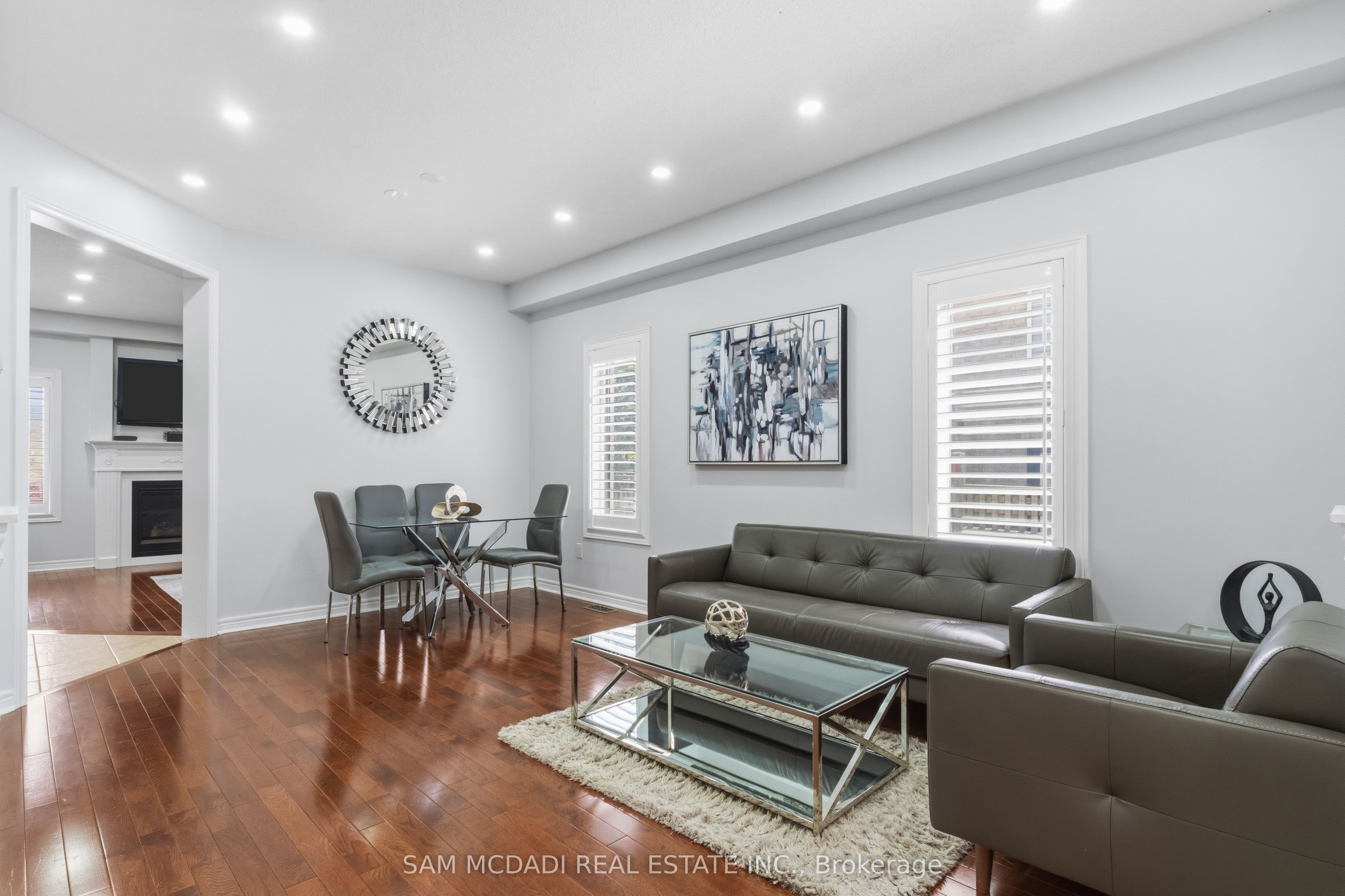 5604 Doctor Peddle Crescent