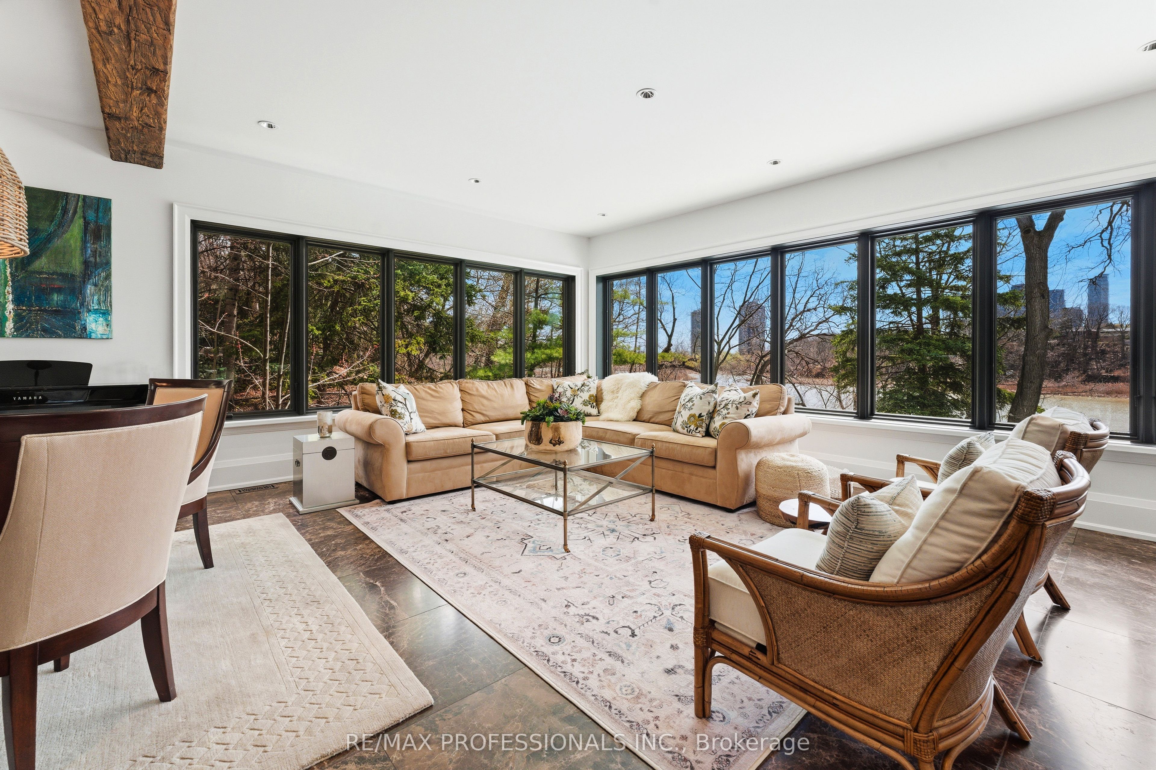 23 Riverside Crescent
