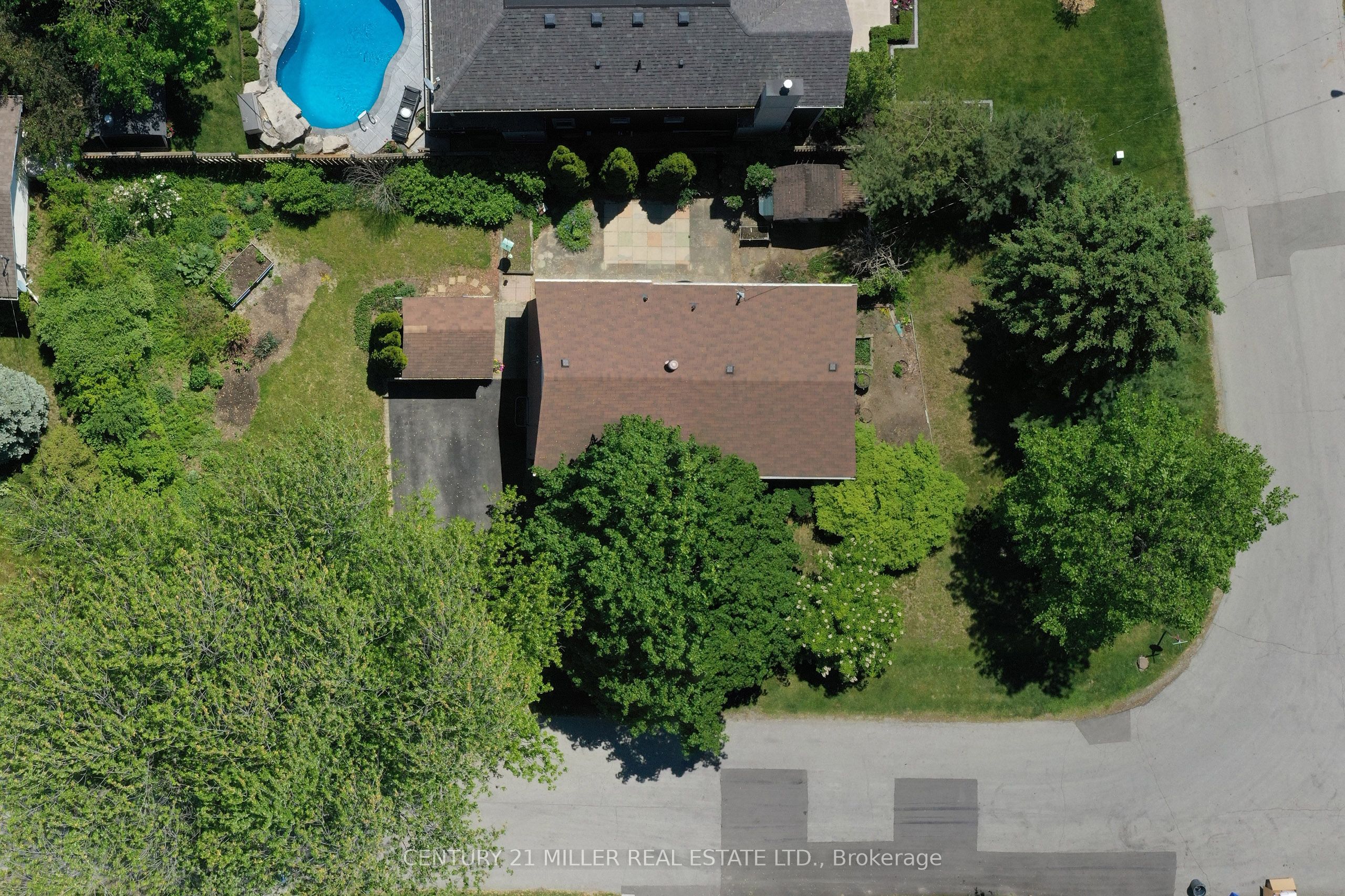 1304 Avon Crescent