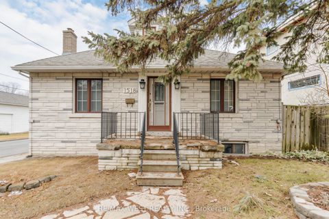 1518 Cawthra Road Mississauga ON L5G 4L2