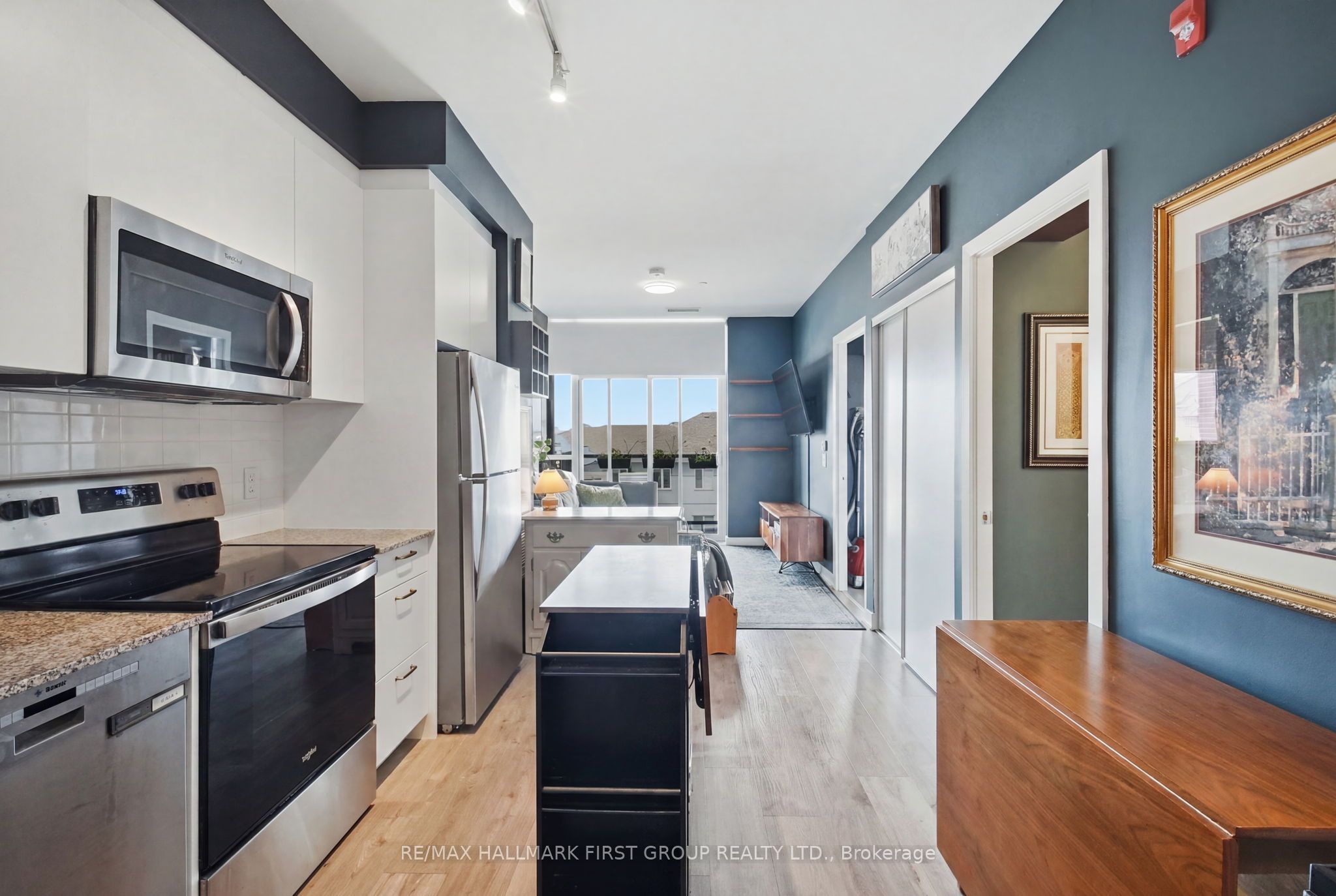 1010 Dundas St E Street 325