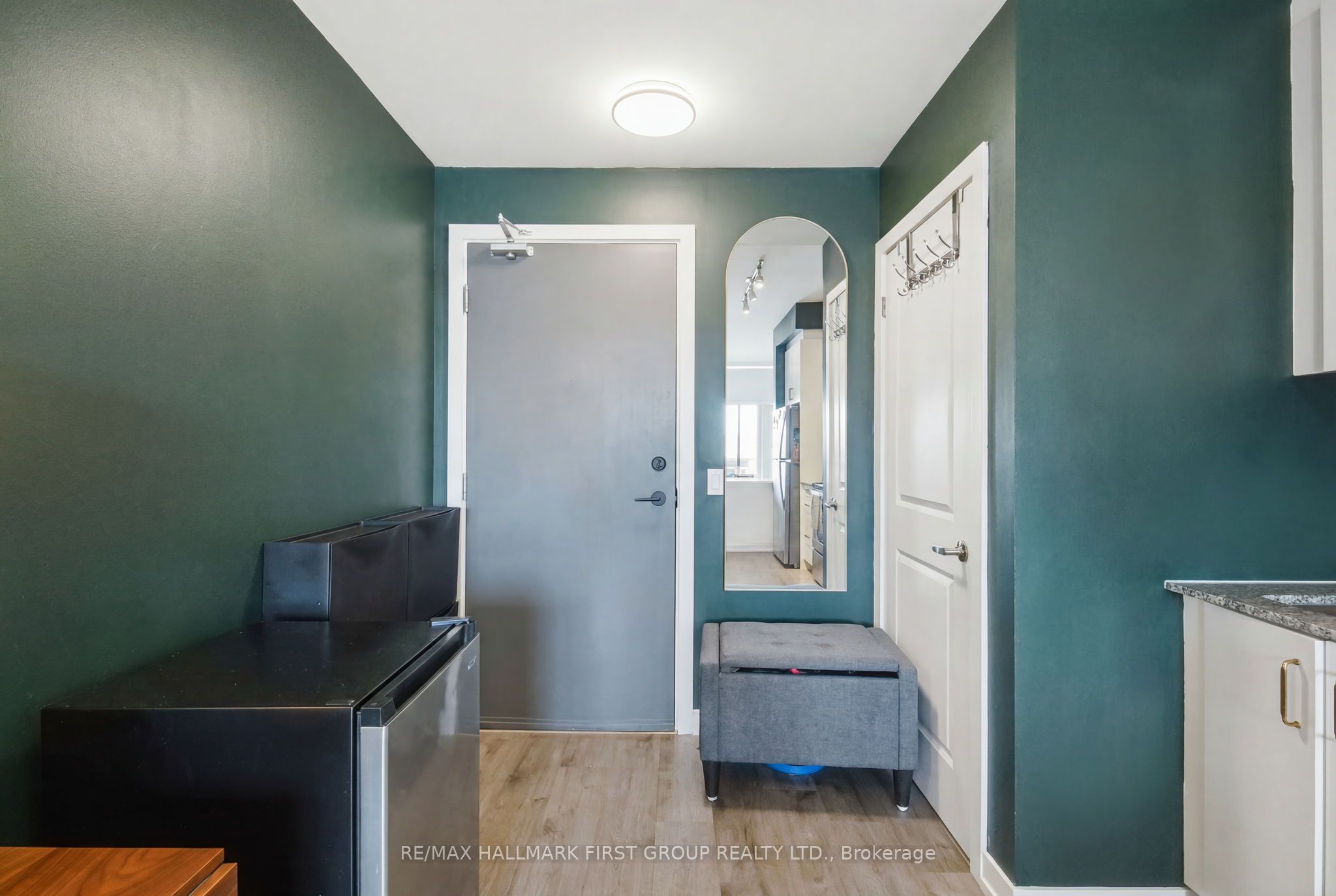 1010 Dundas St E Street 325