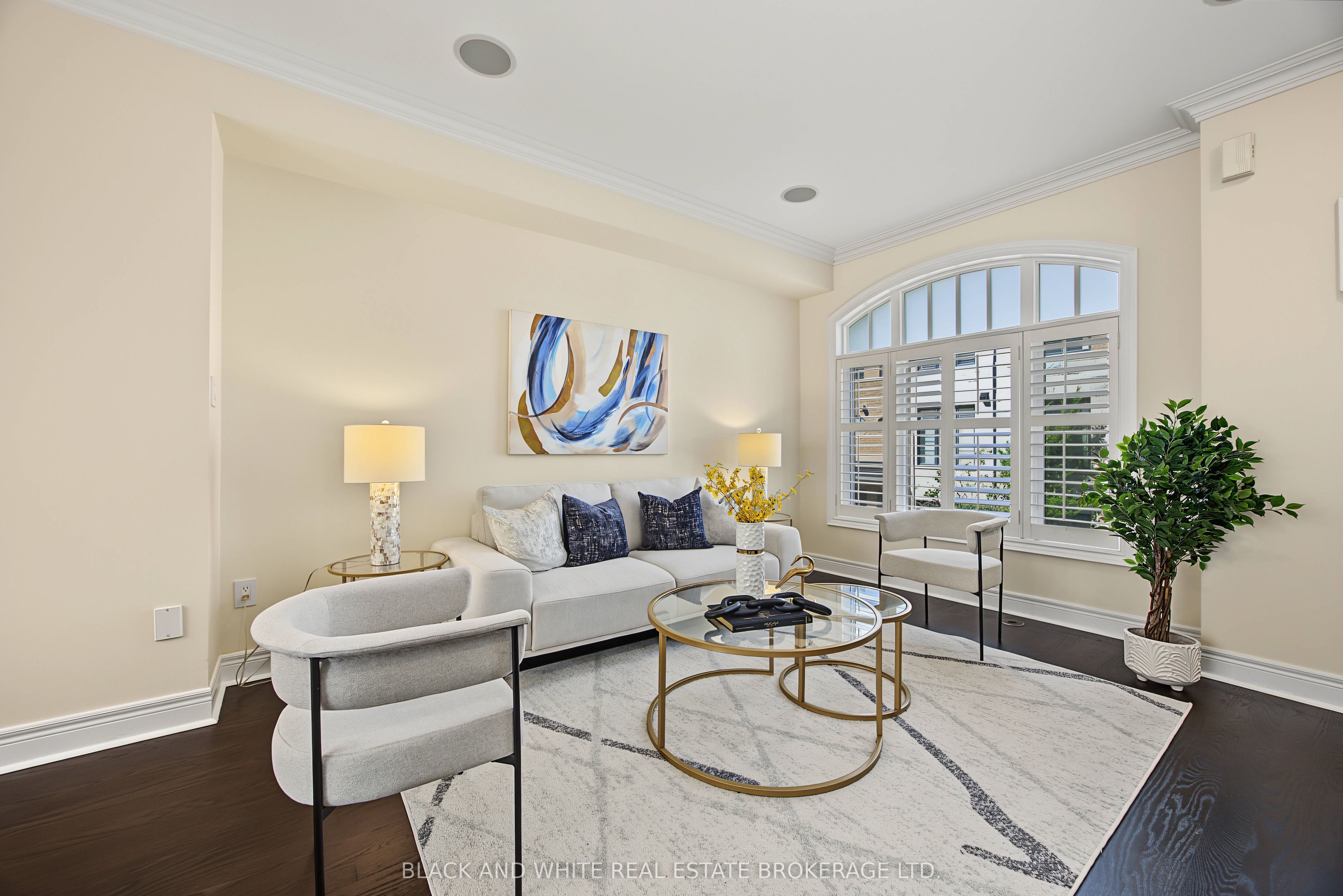 45 Lobo Mews