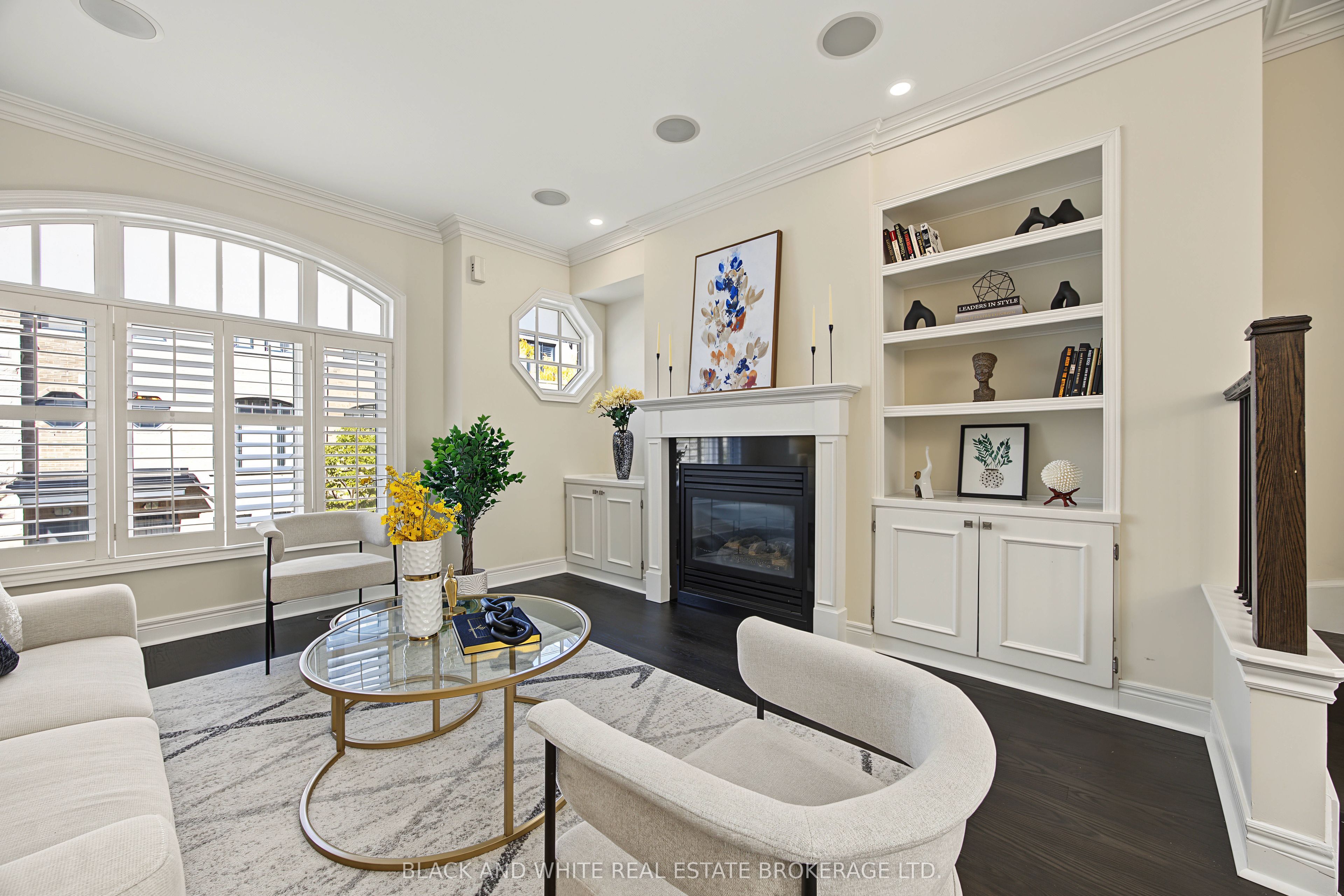 45 Lobo Mews