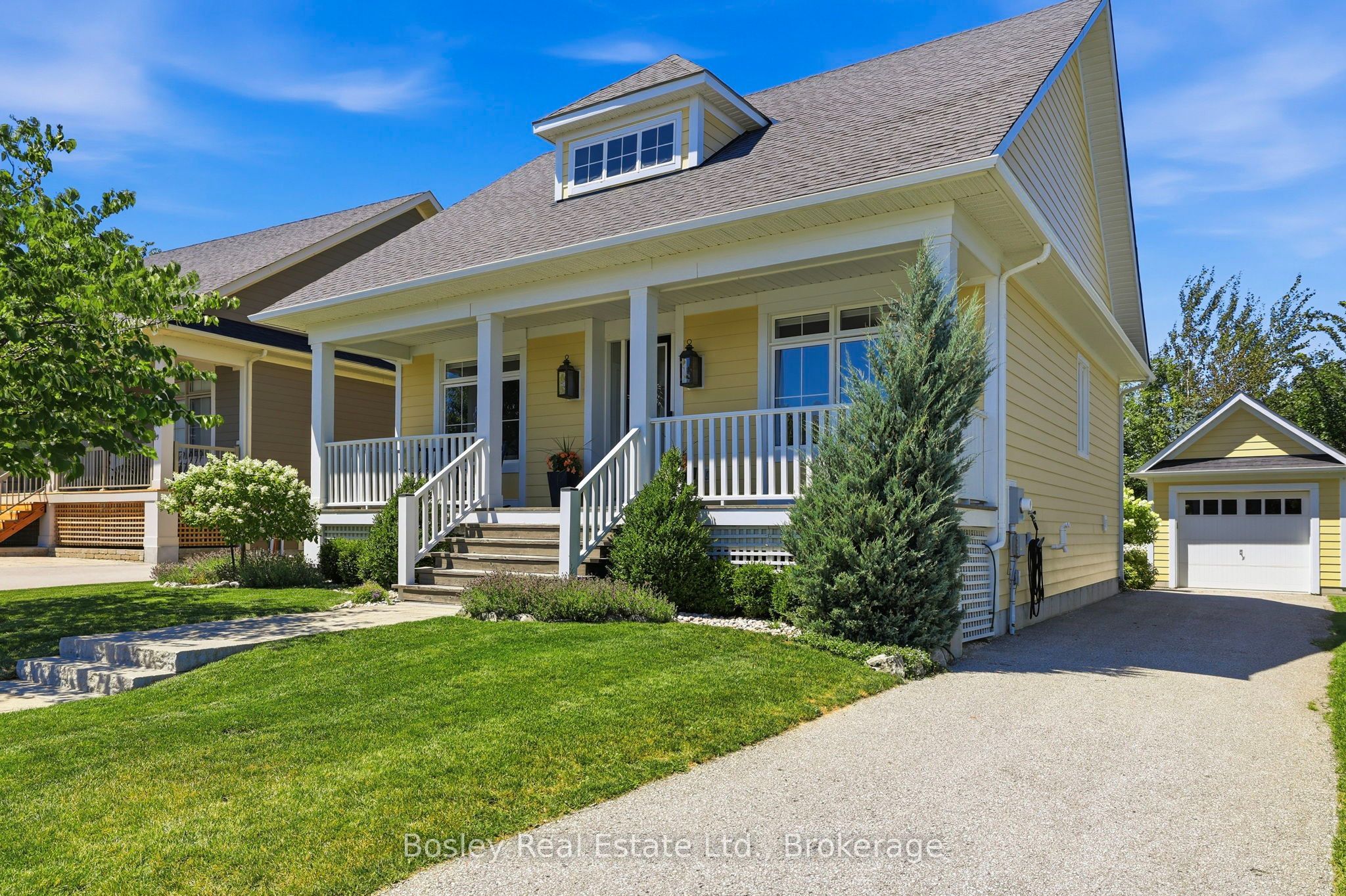 104 Snow Apple Crescent