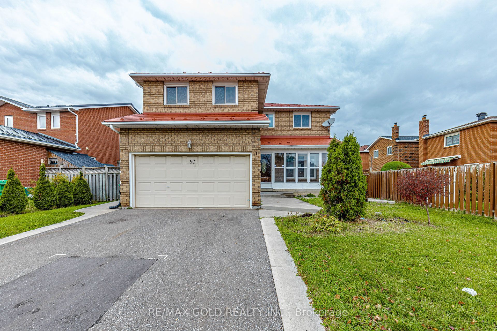 97 Hinchley Wood Grove