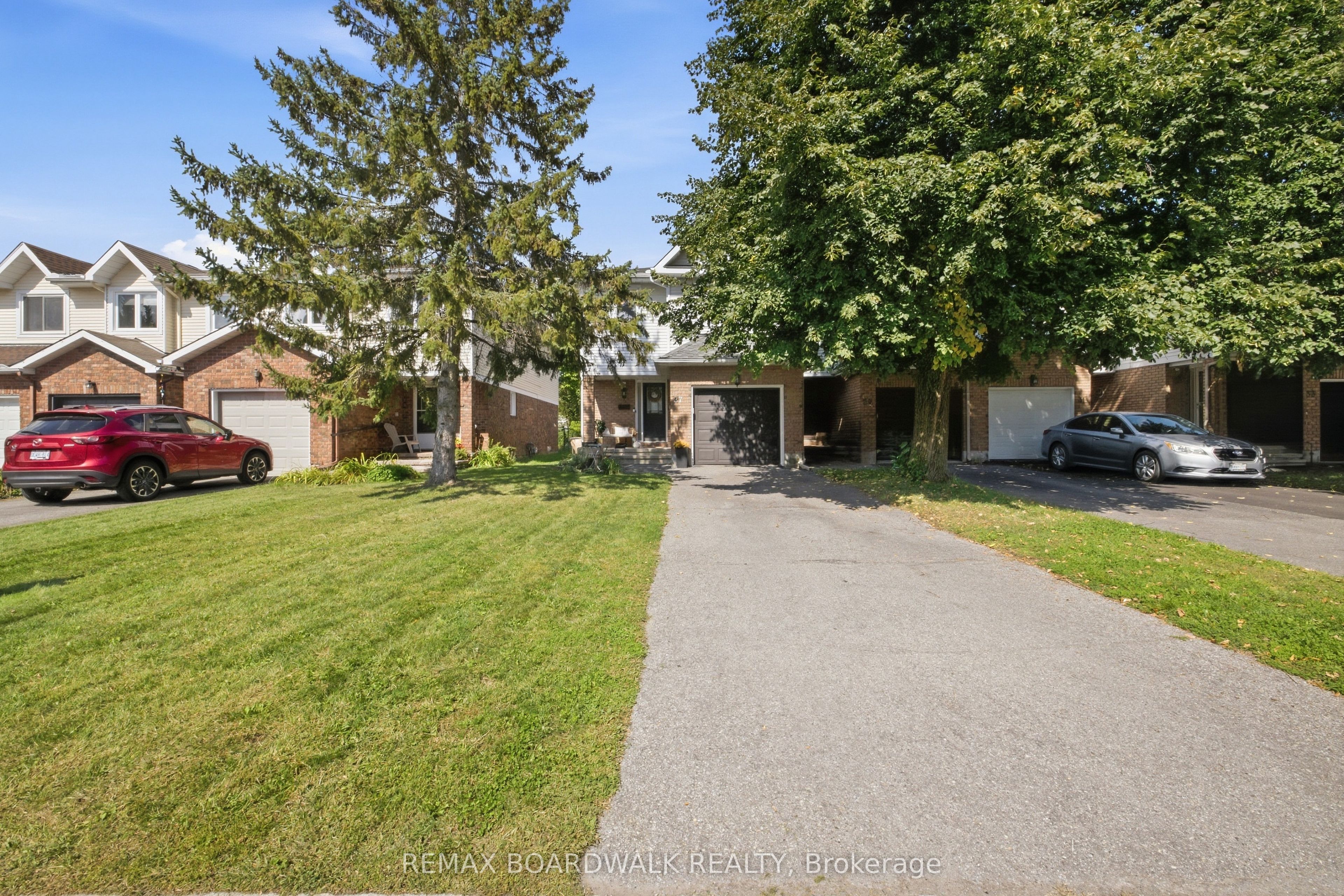 27 Woodpark Way