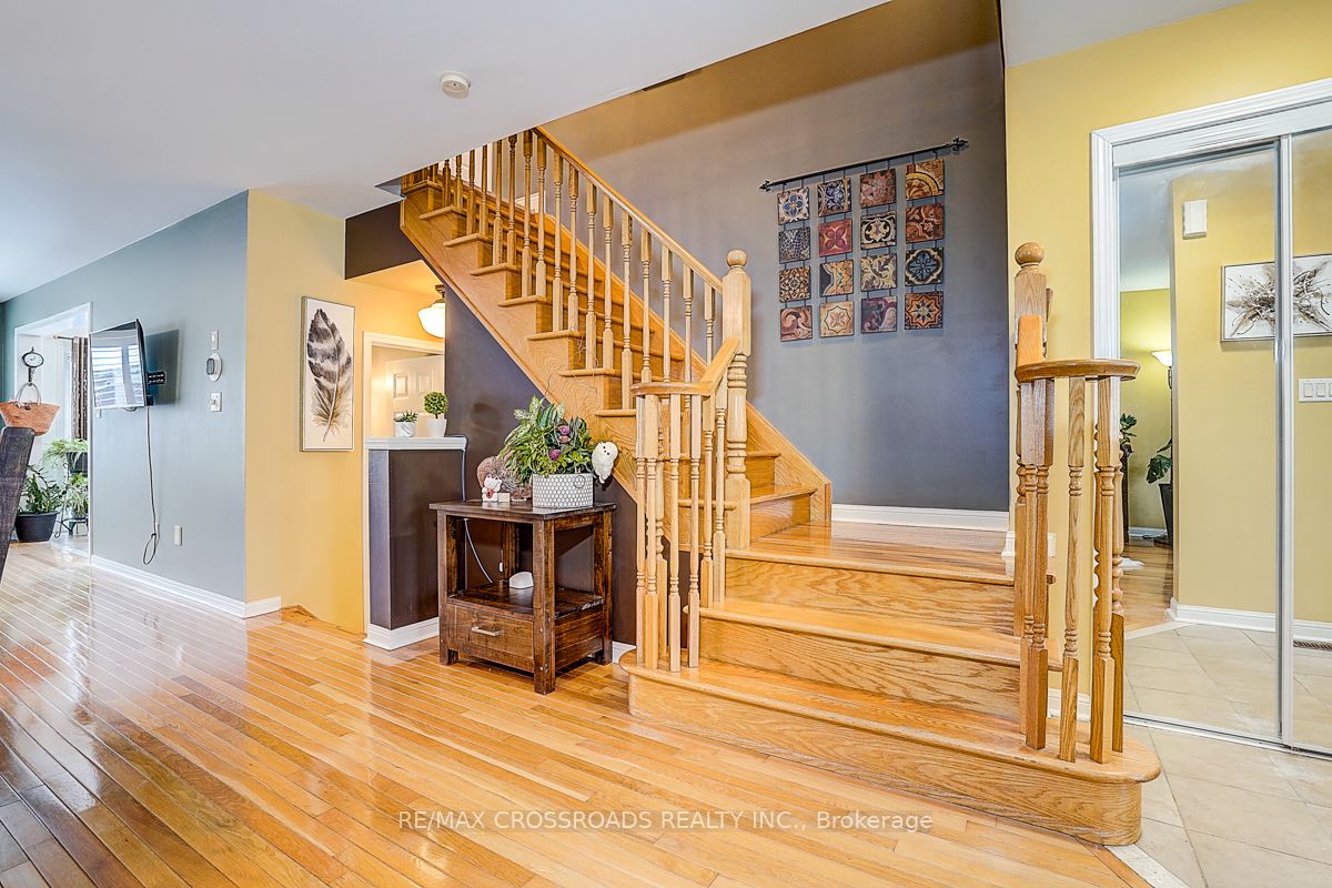 597 Caverhill Crescent