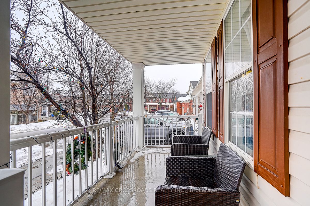 597 Caverhill Crescent