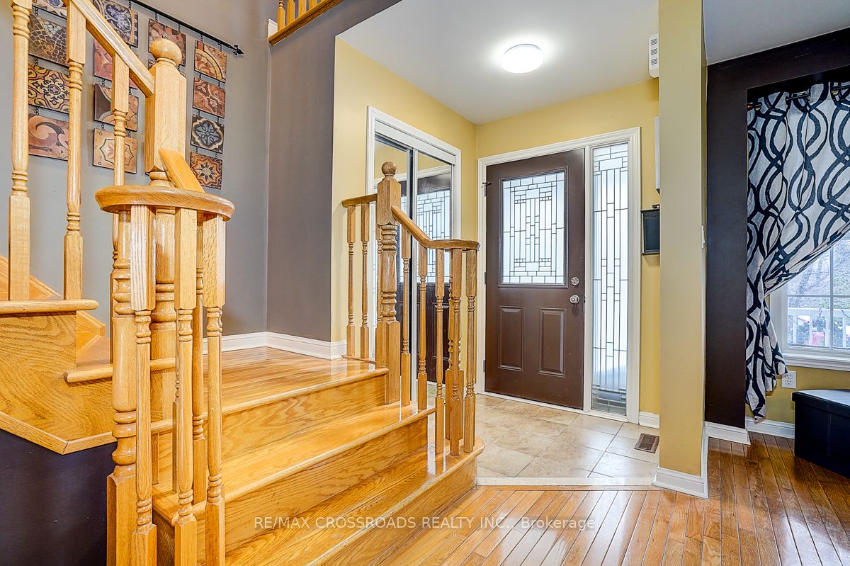 597 Caverhill Crescent