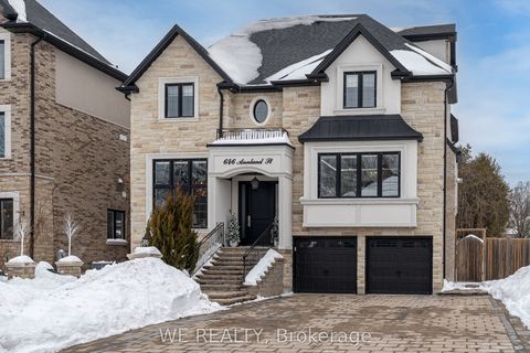 646 Annland Street Pickering ON L1W 1B1