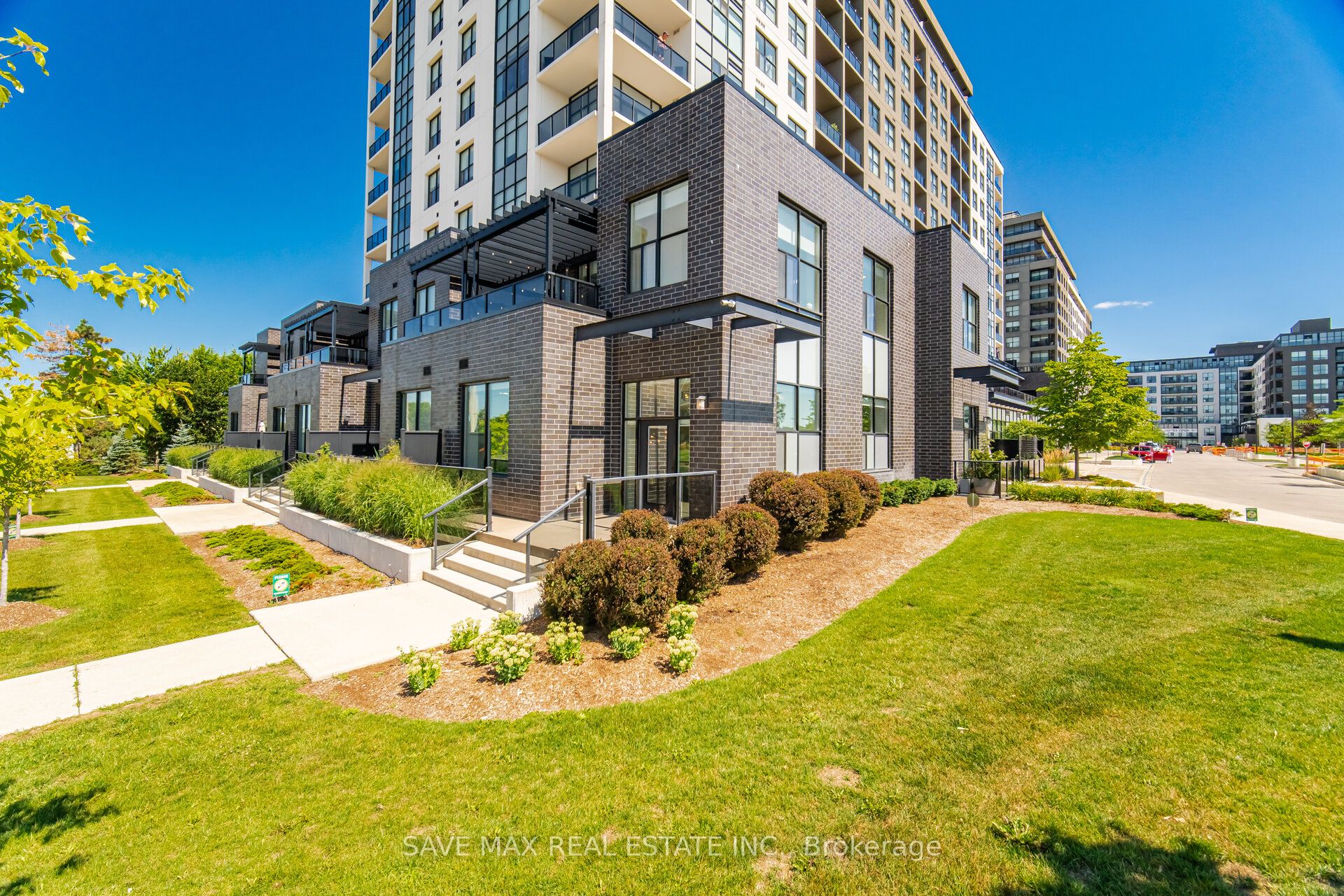 1878 Gordon Street 103