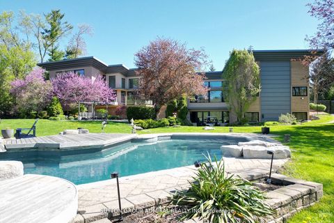 27 Elm Ridge Acres Road Markham ON L3T 1W2