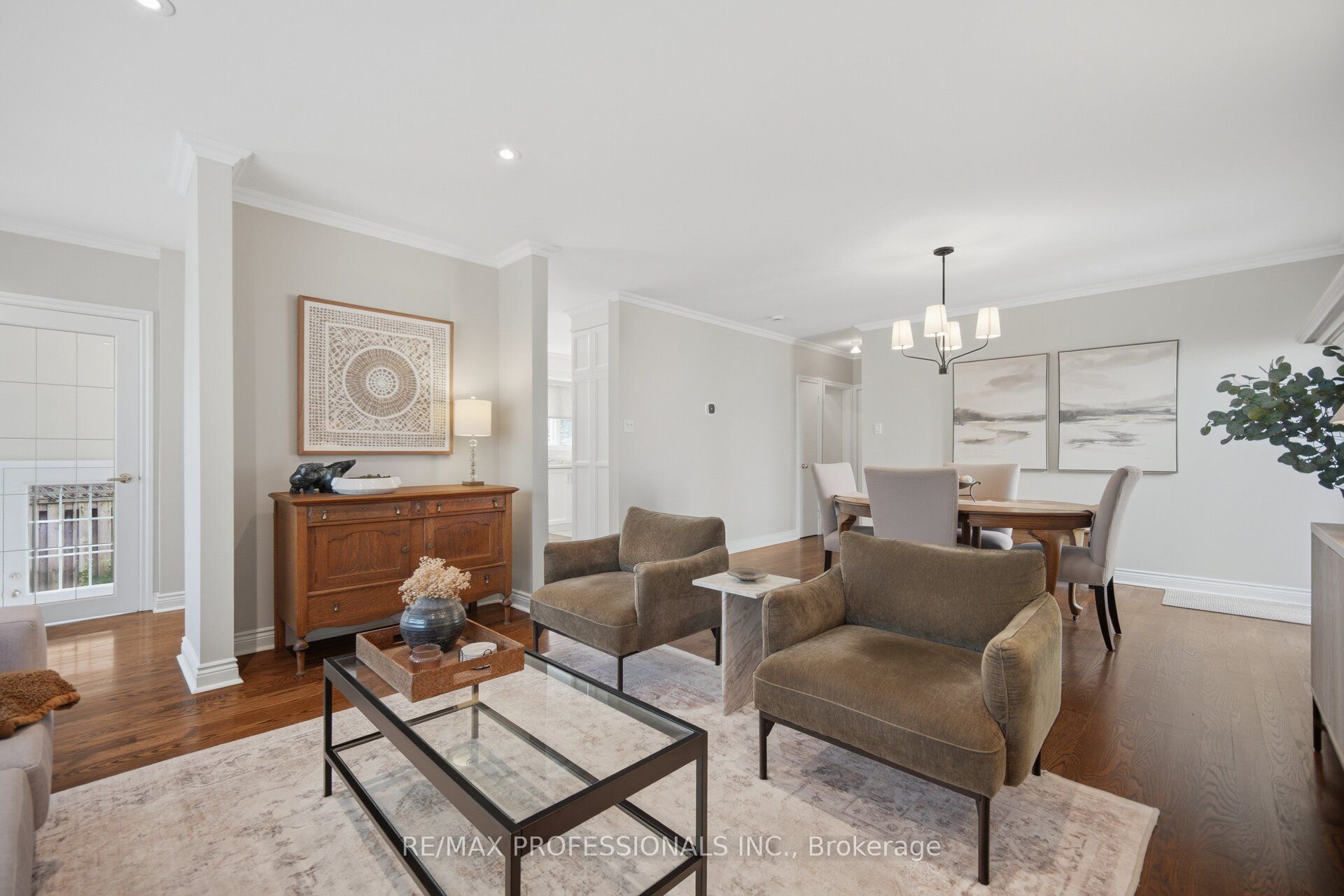 8 Beaverbrook Avenue