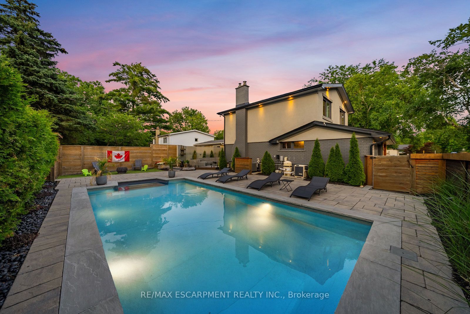 134 Fairwood Place W