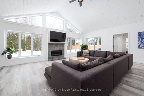 32 Southampton Parkway South Bruce Peninsula ON N0H 2G0